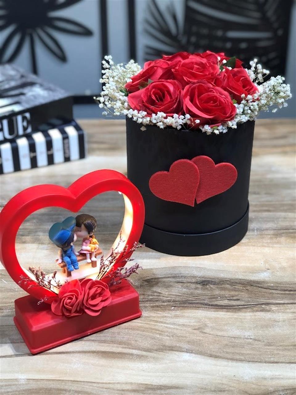 14 şubat sevgililer günü hediyesi dekoratif kalp ışıklı ve müzikli sevgiliye  çiçek buketi