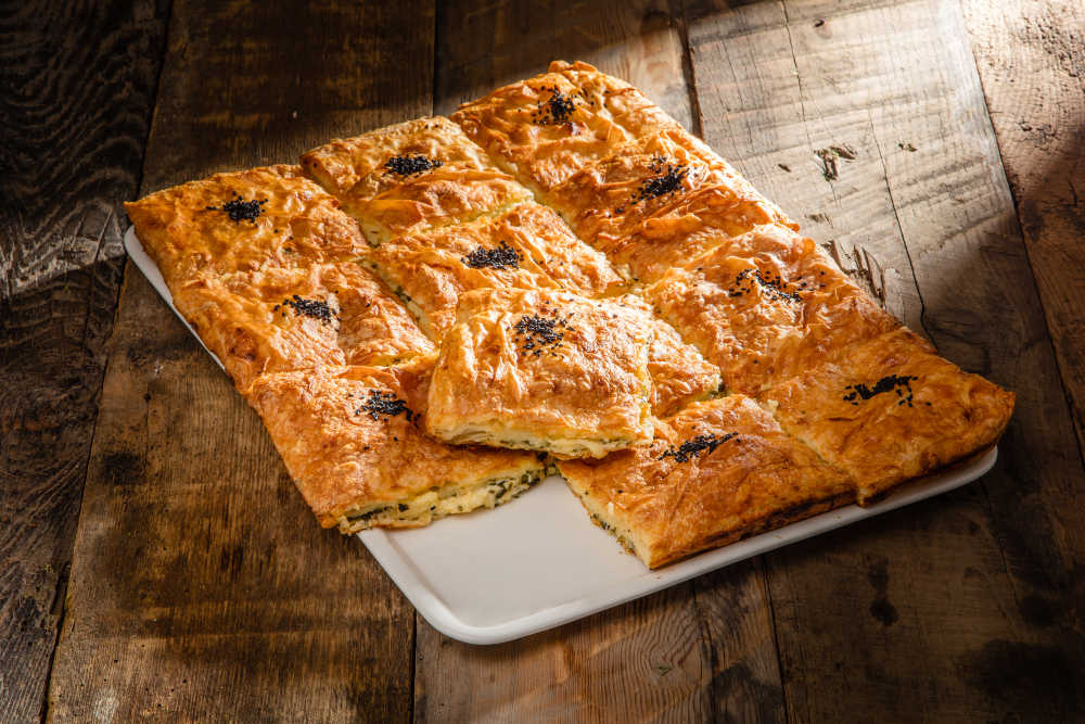 Yaman Peynircilik'ten Enfes Ev Yapımı Peynirli Börek Tarifi