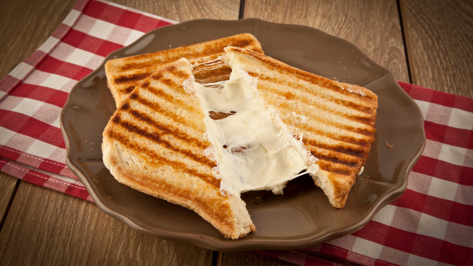 Kaşarlı Tost Tabağı