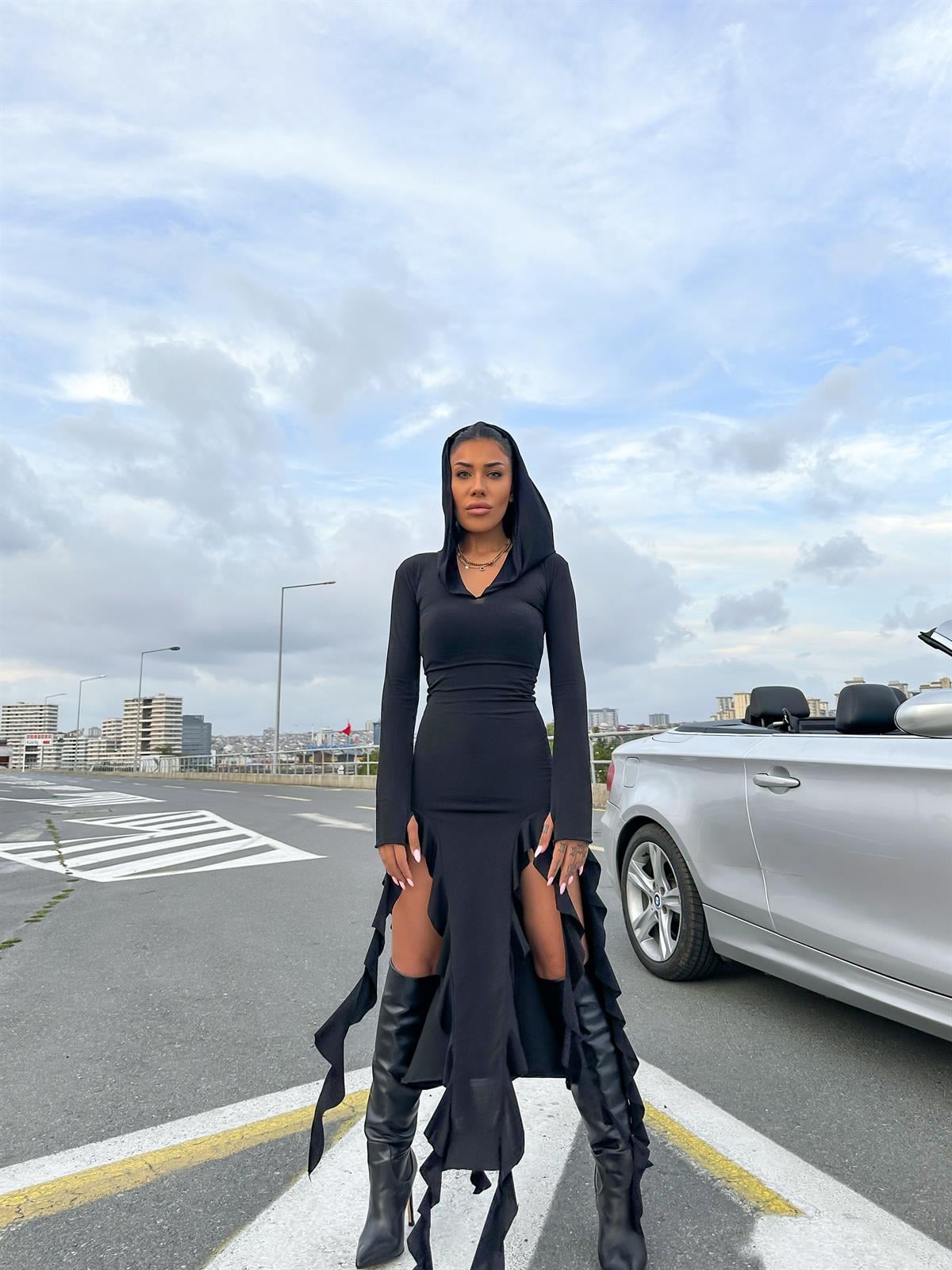 Özel Tasarım Ruffle Kapüşonlu Elbise