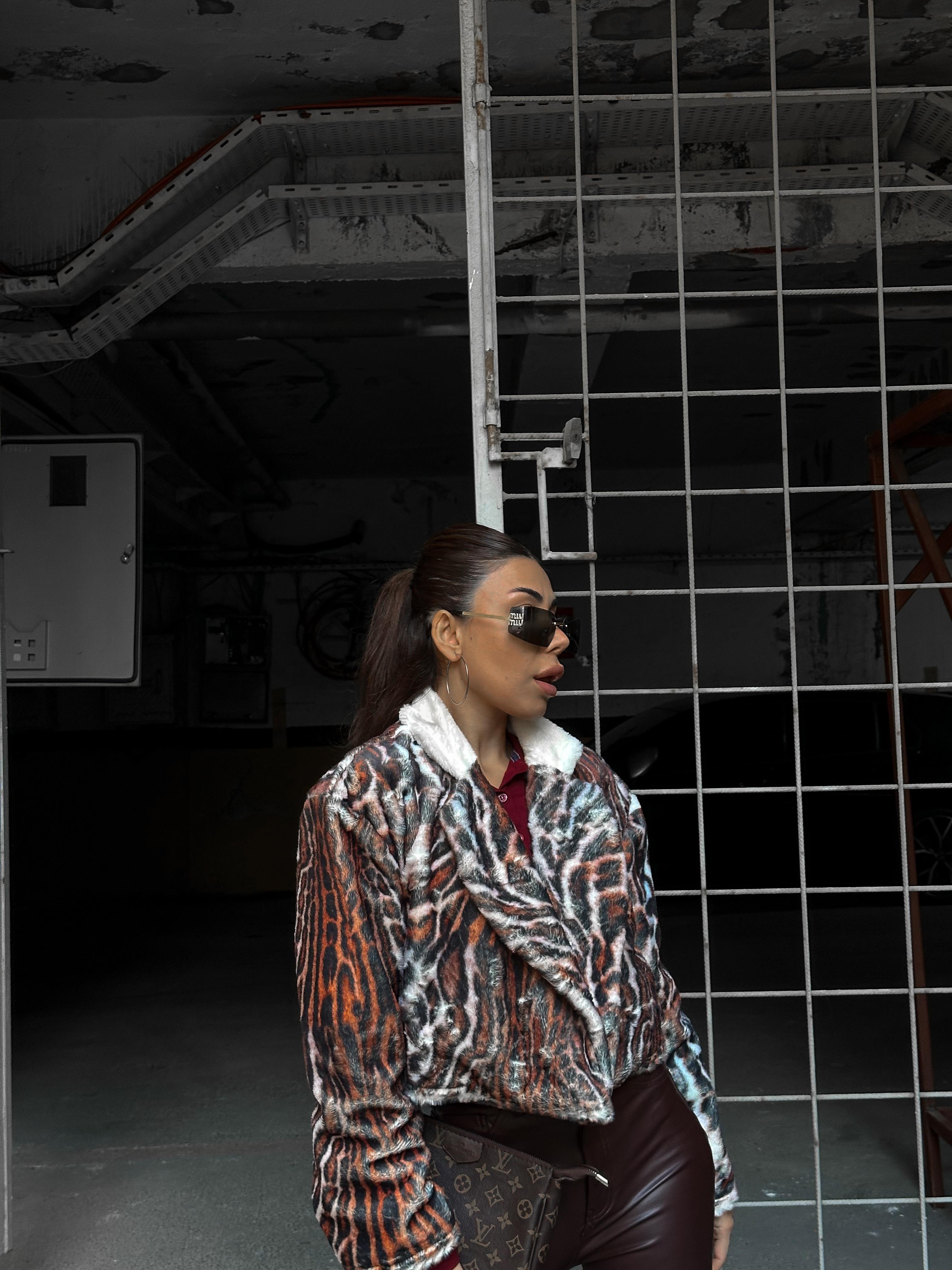 Peluş Leopar Kısa Ceket