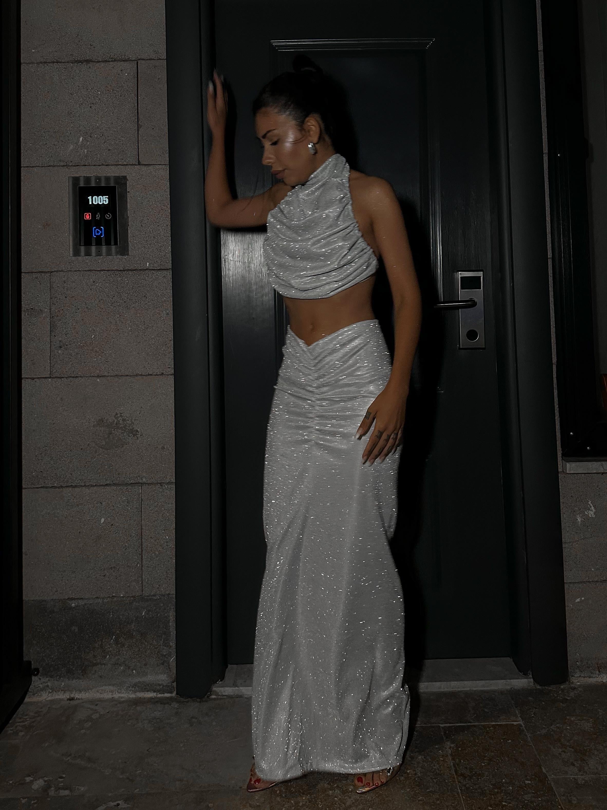 Özel Tasarım Simli Drape Yaka Bluz Beyaz 