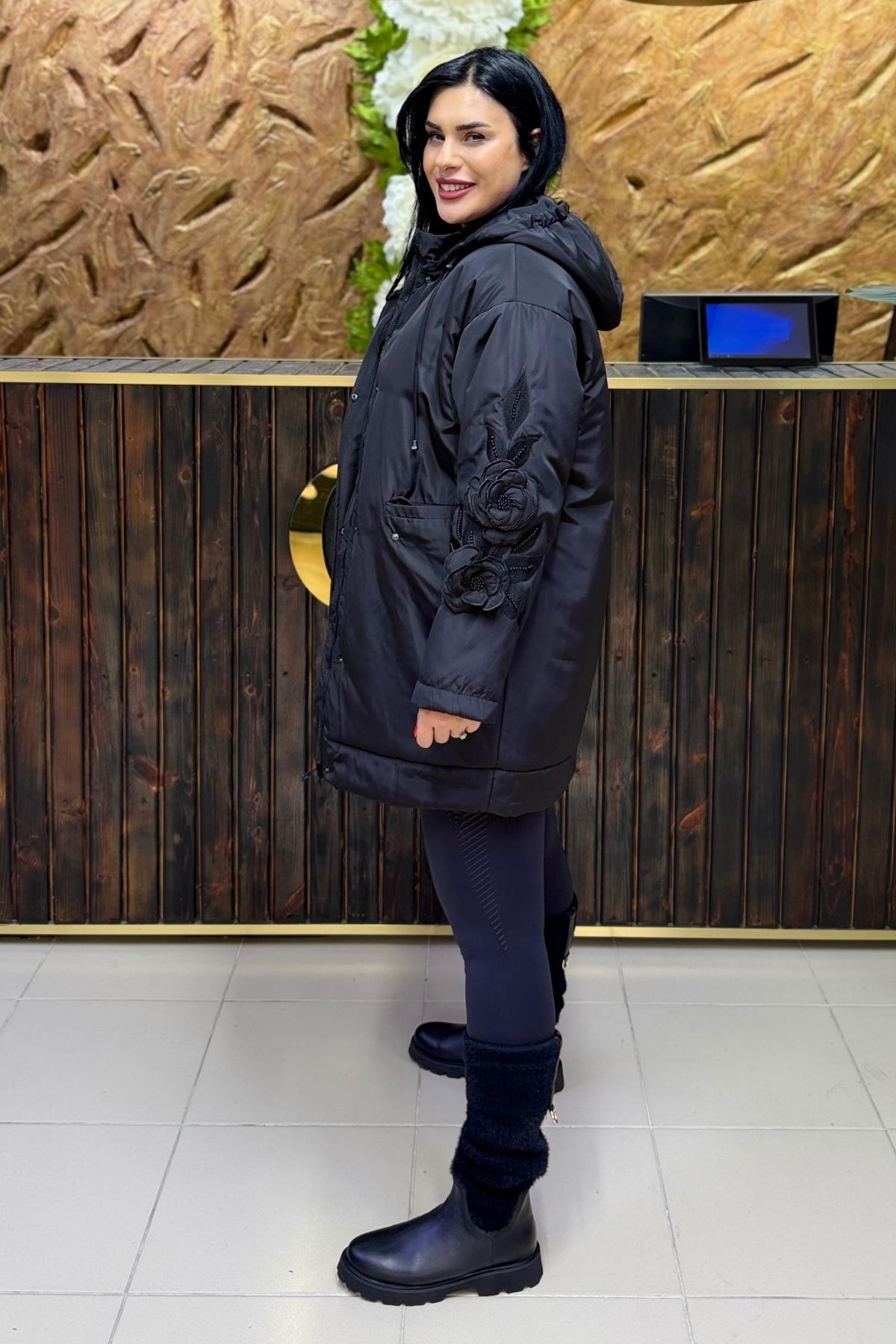 3 BOYUTLU ÇİÇEKLİ BÜYÜK BEDEN MONT
