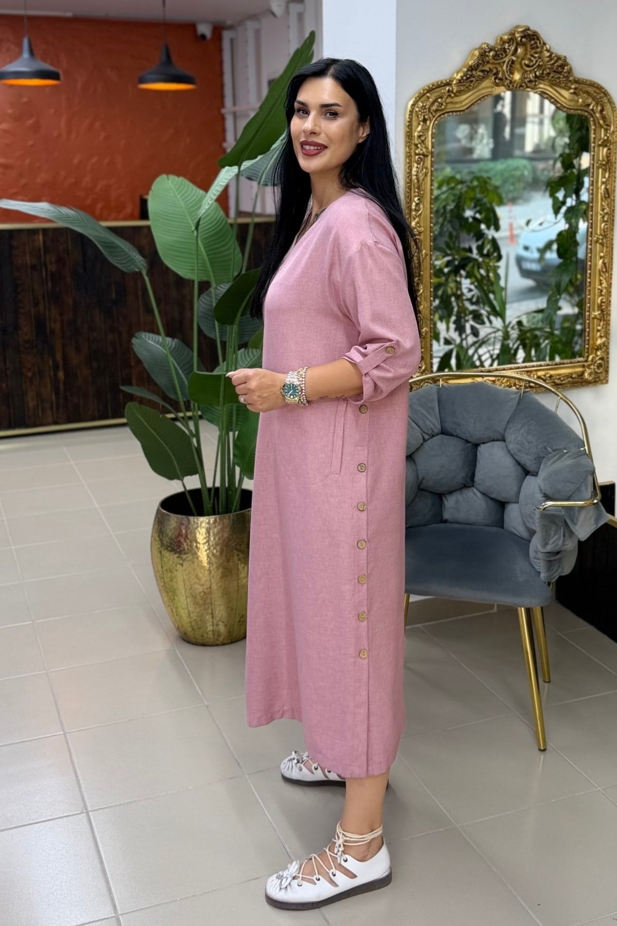 PEMBE DÜĞME DETAYLI PAMUKLU ELBİSE