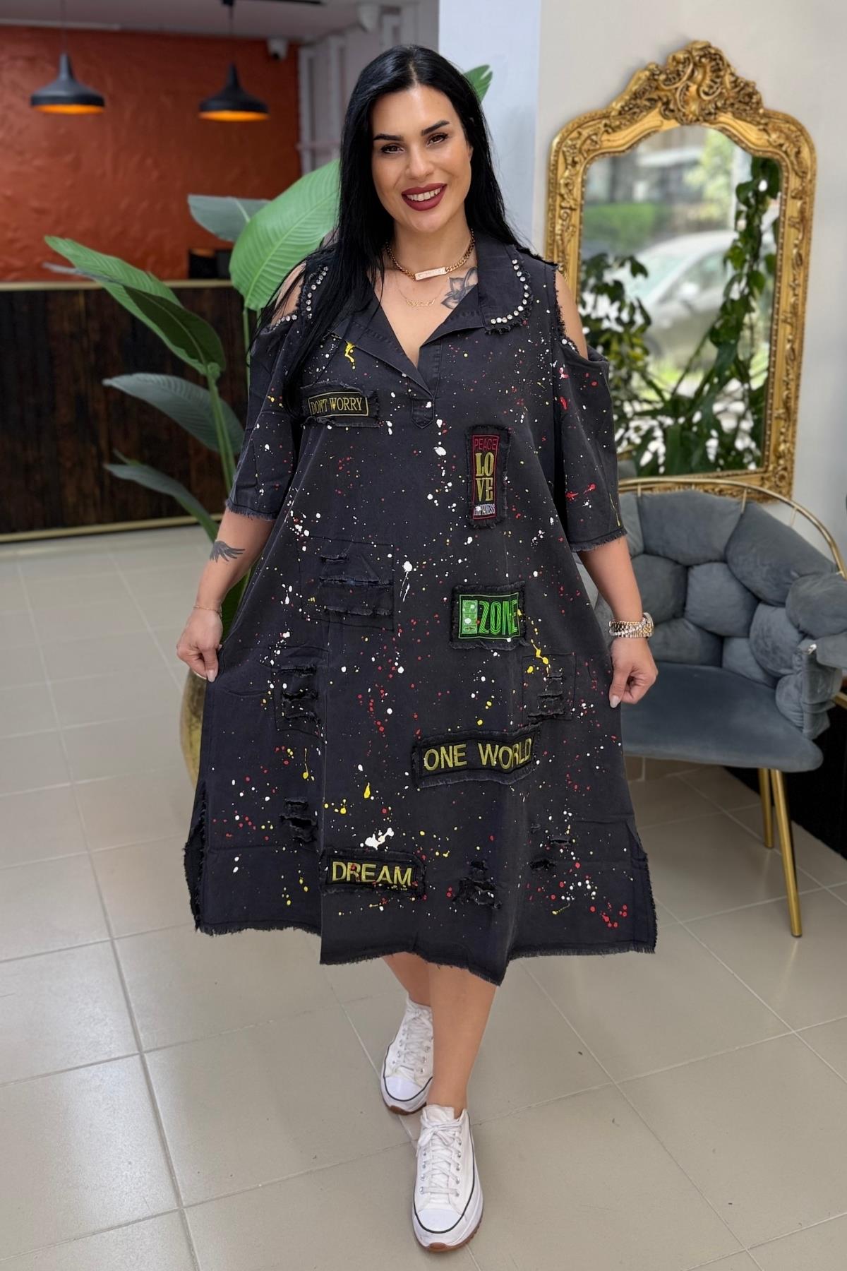 TAŞ VE OMUZ DETAYLI RENKLİ TENCEL JEAN ELBİSE