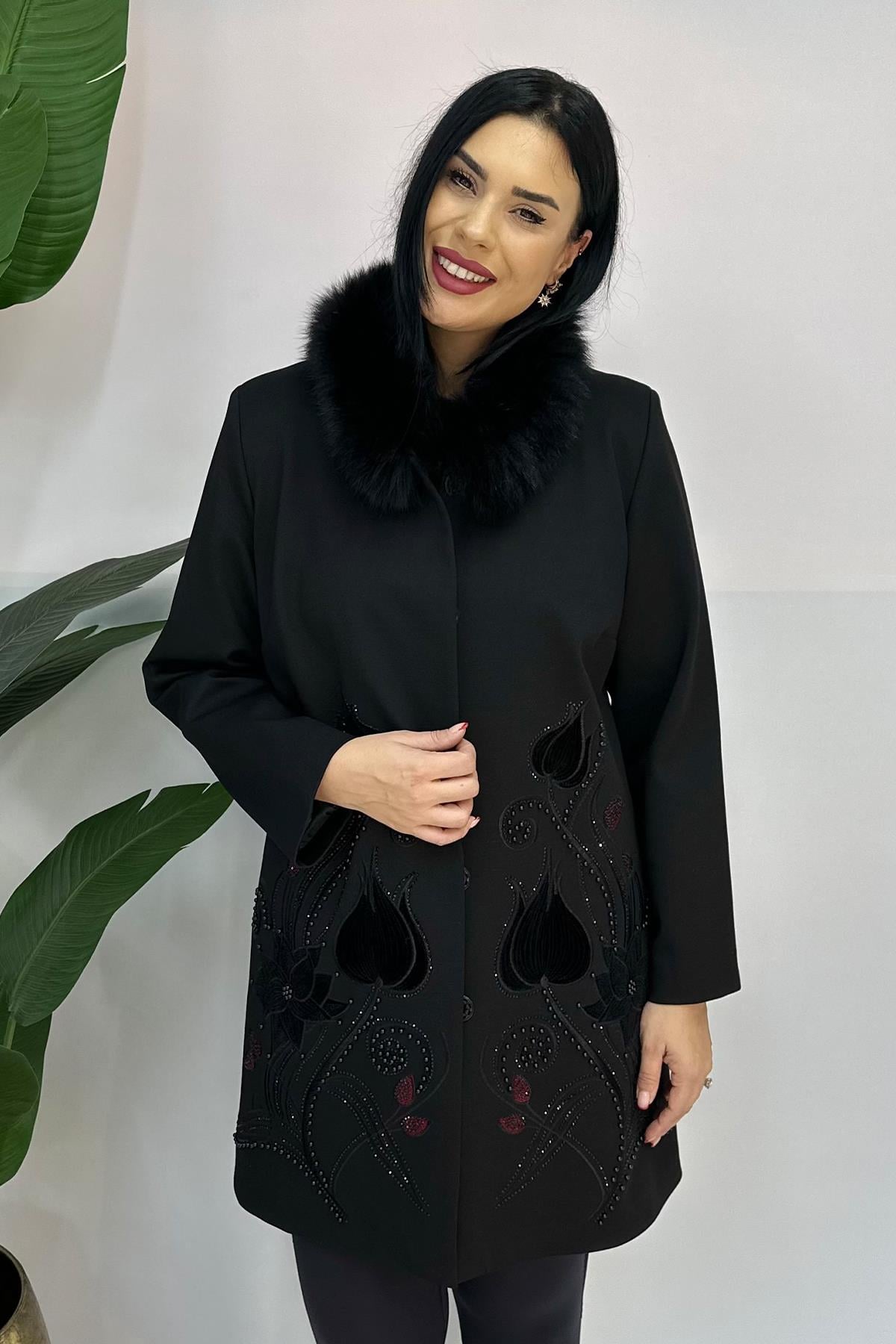 Taşlı Motifli Büyük Beden Kaşe Ceket - Siyah