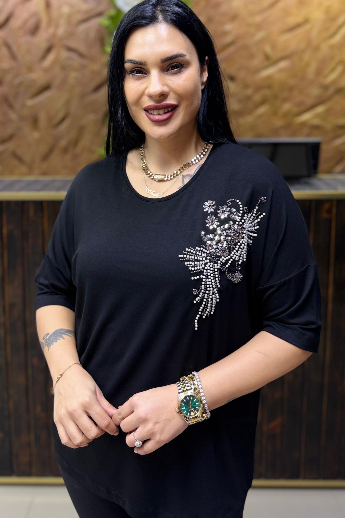 BONCUK VE PAYET DETAYLI BAMBU BÜYÜK BEDEN BLUZ