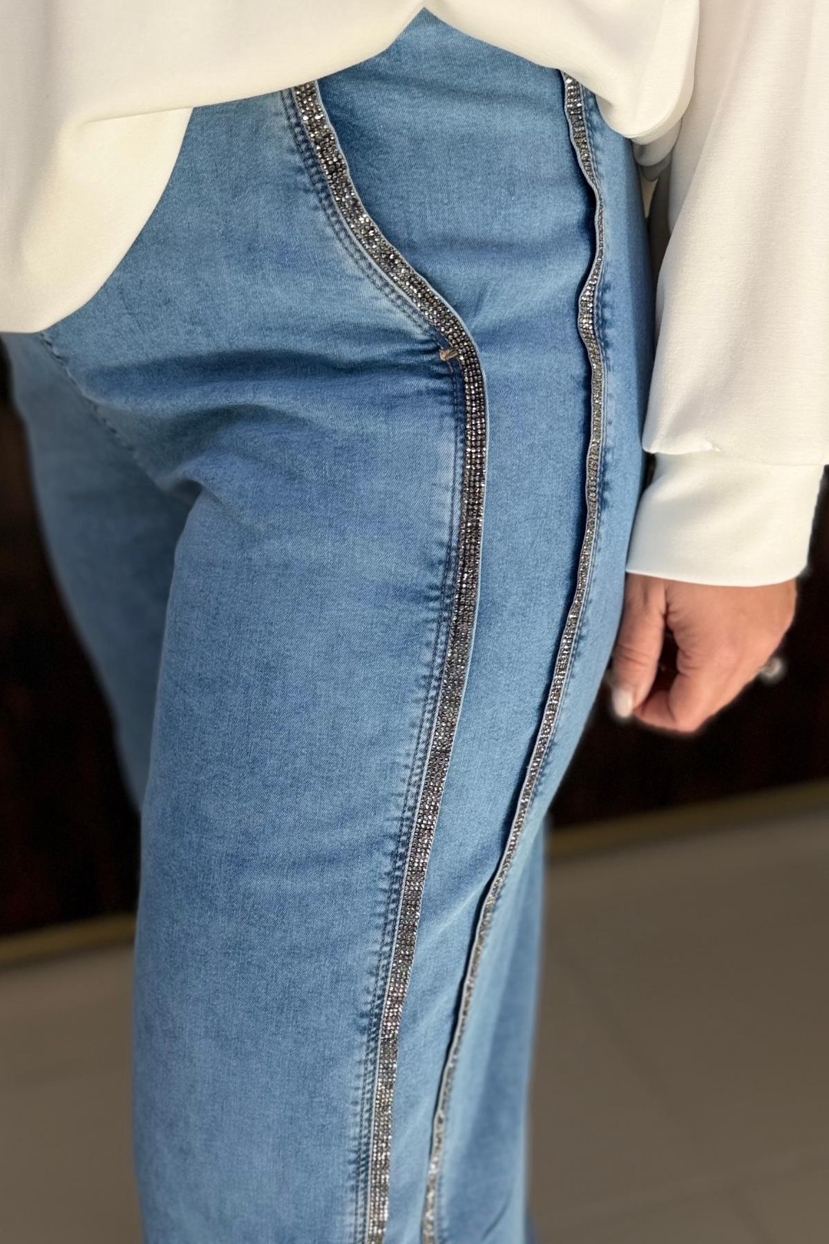 KALIN TAŞ ŞERİTLİ BÜYÜK BEDEN JEAN PANTOLON
