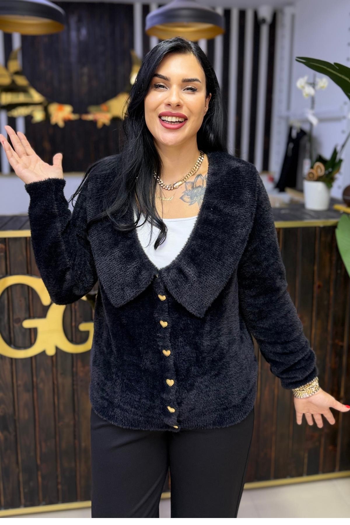 ŞAL YAKA YUMOŞ LİKRALI HIRKA BÜYÜK BEDEN