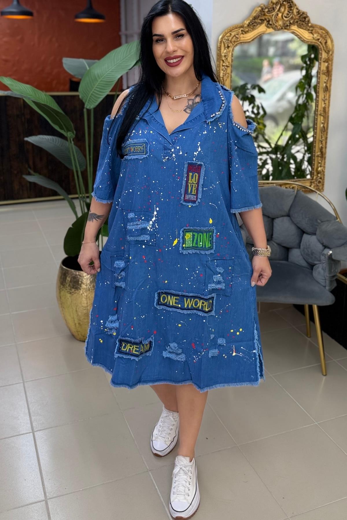 TAŞ VE OMUZ DETAYLI RENKLİ TENCEL JEAN ELBİSE