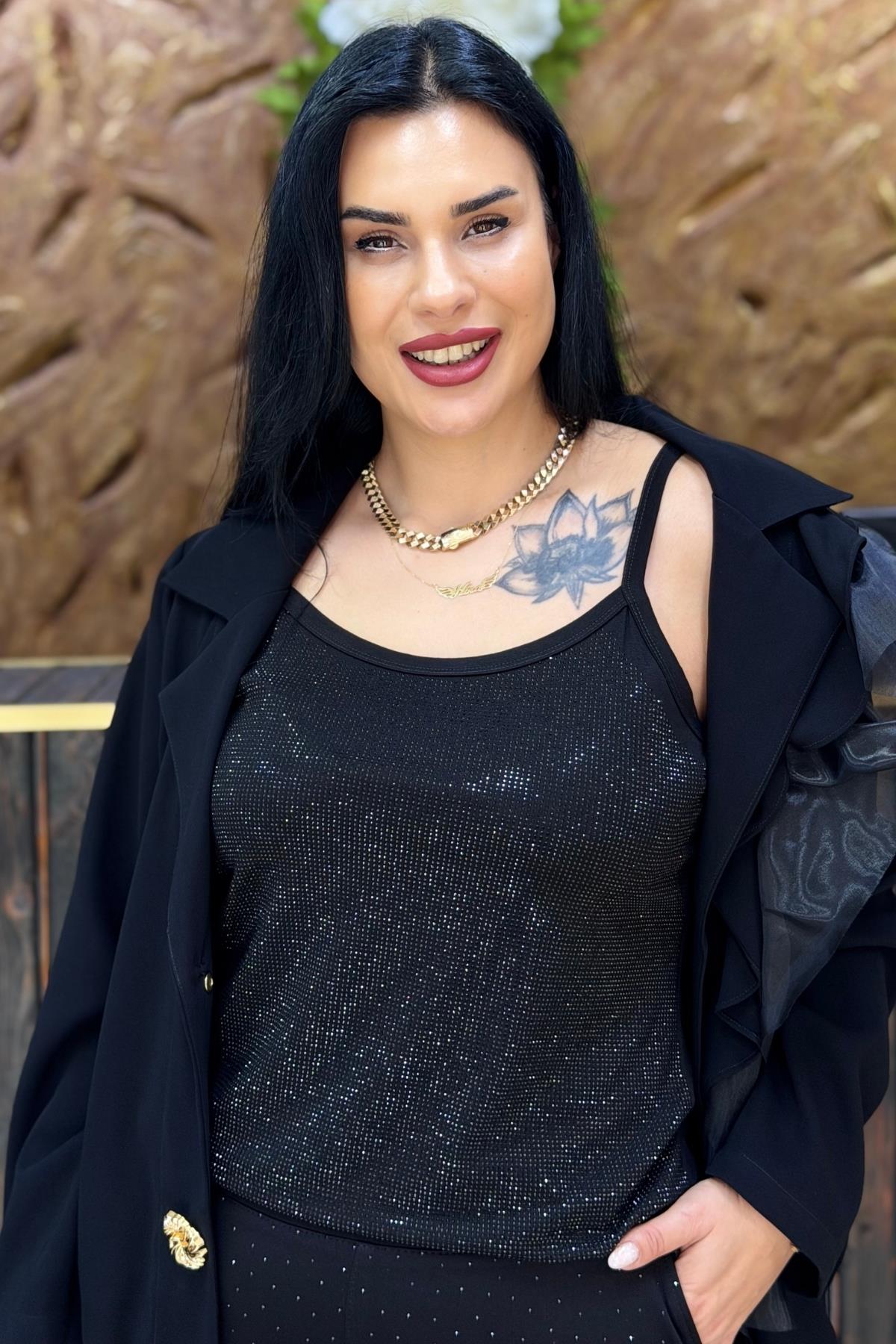 TAŞLI ASKILI BÜYÜK BEDEN BLUZ