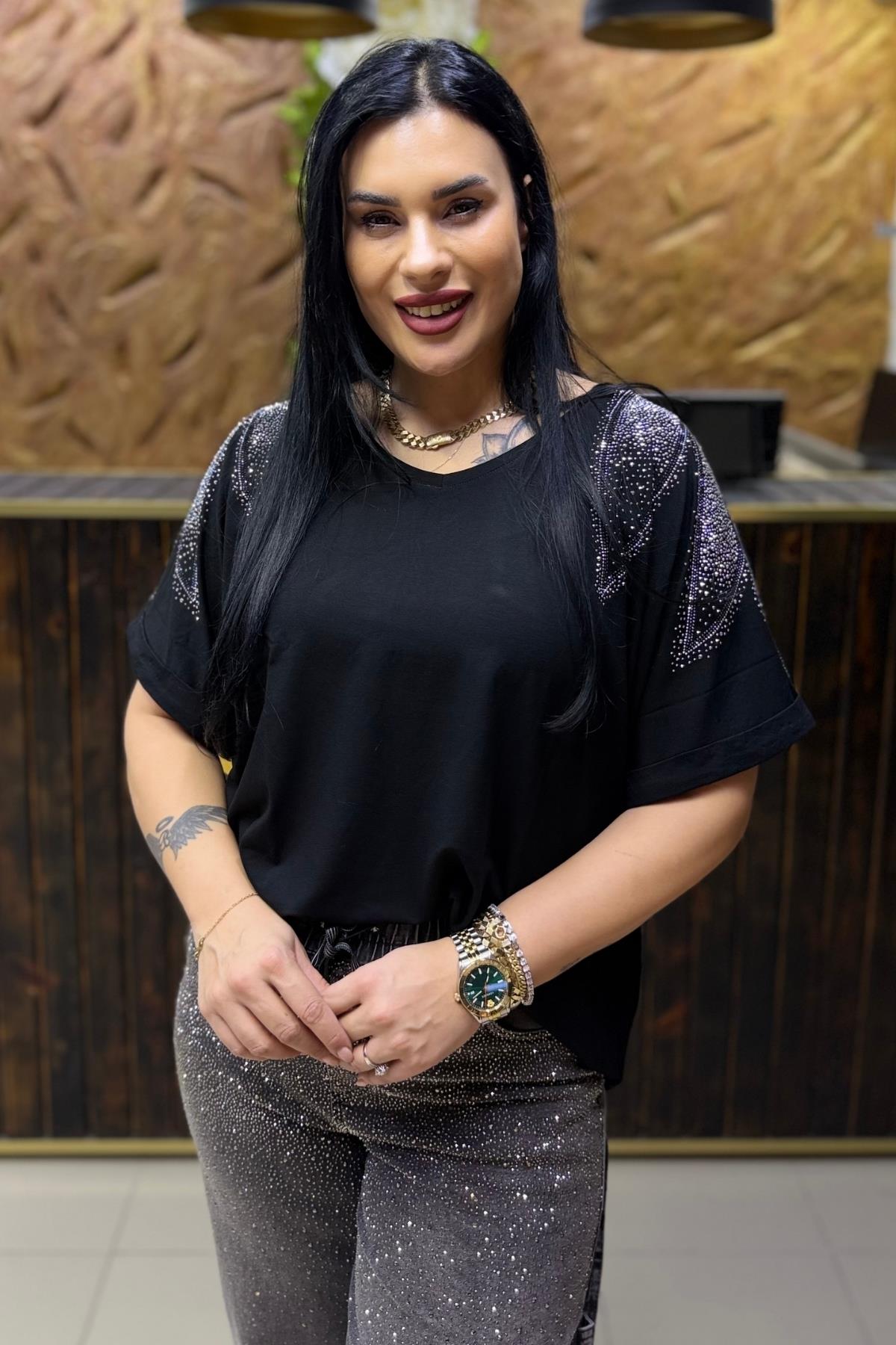 TAŞLI OMUZ DETAYLI BÜYÜK BEDEN BLUZ