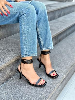 BH JESSY 36-40 İPLİ TOPUKLU SANDALET