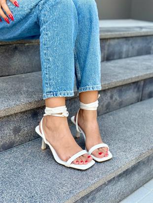 BH JESSY 36-40 İPLİ TOPUKLU SANDALET
