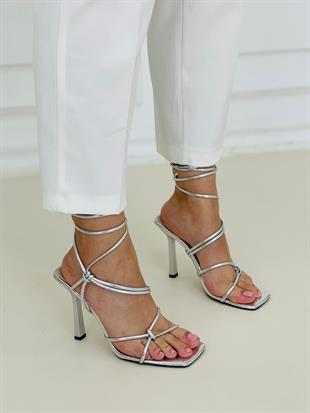 BH LUTA 4056 36-40 İPLİ TOPUKLU SANDALET
