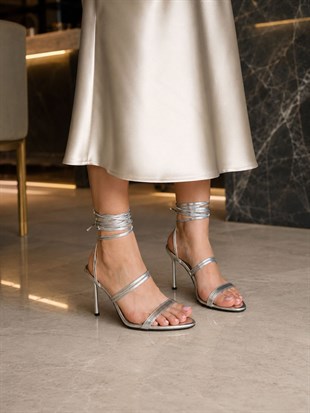 BH ROLLA 36-40 TOPUKLU SANDALET