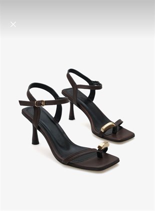 IN SİSA 600 36-40 TOPUKLU SANDALET