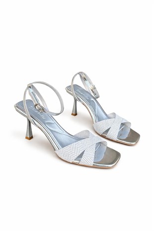 PM JADİRA K136 36-40 TOPUKLU SANDALET