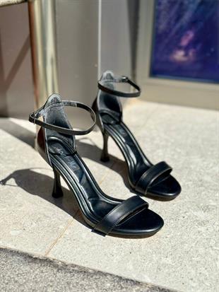 PM MİKKA K660 36-40 TOPUKLU SANDALET