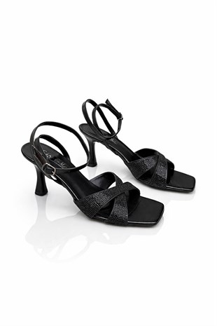 PM MORİZ K715 36-40 TOPUKLU SANDALET