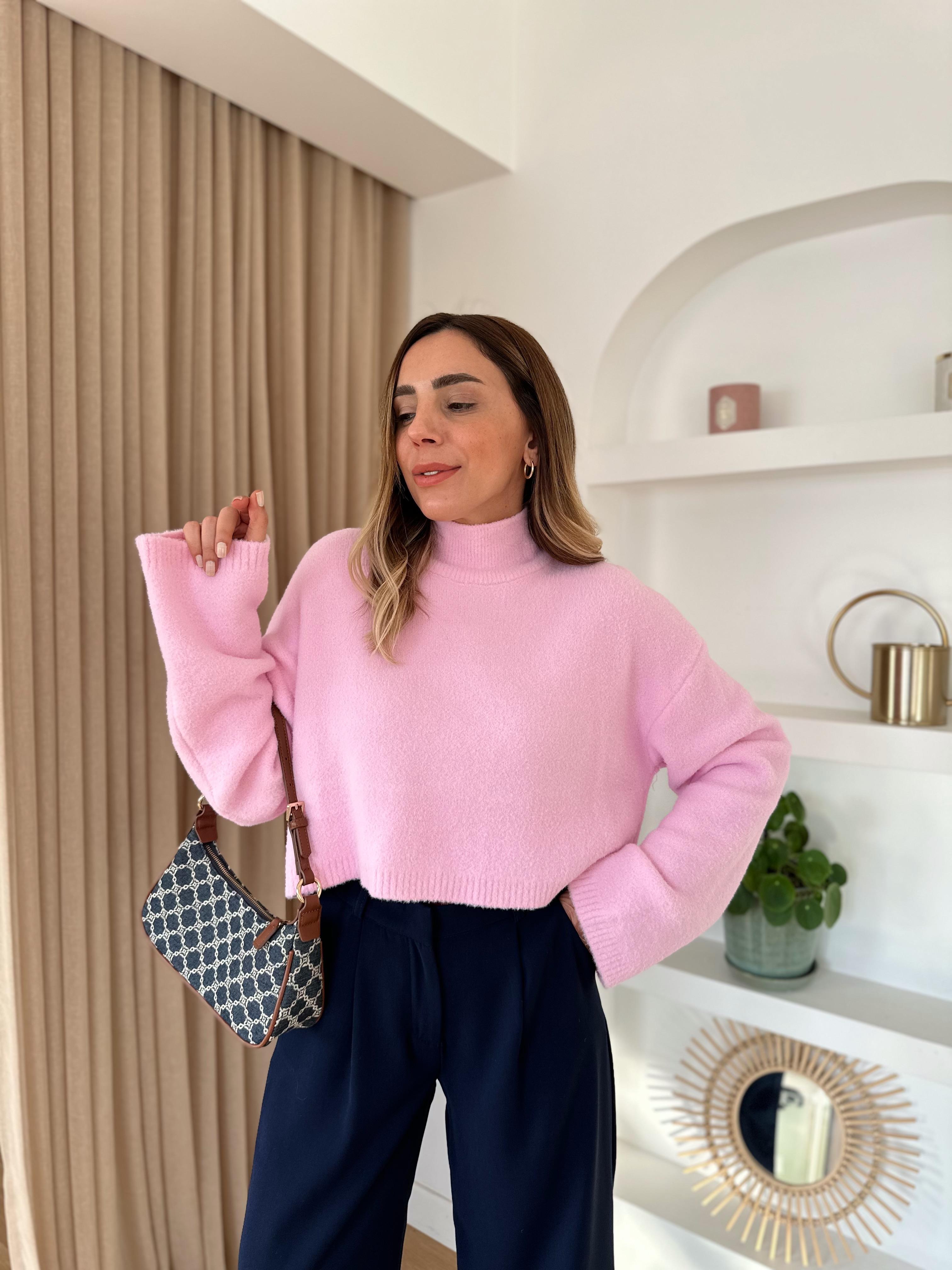 DİLVİN DİK YAKA PEMBE YUMOŞ KAZAK