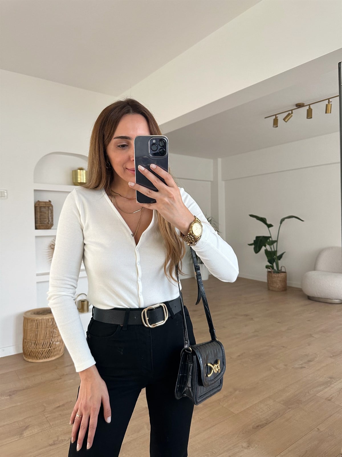 KAROL ÖNÜ DÜĞMELİ BLUZ