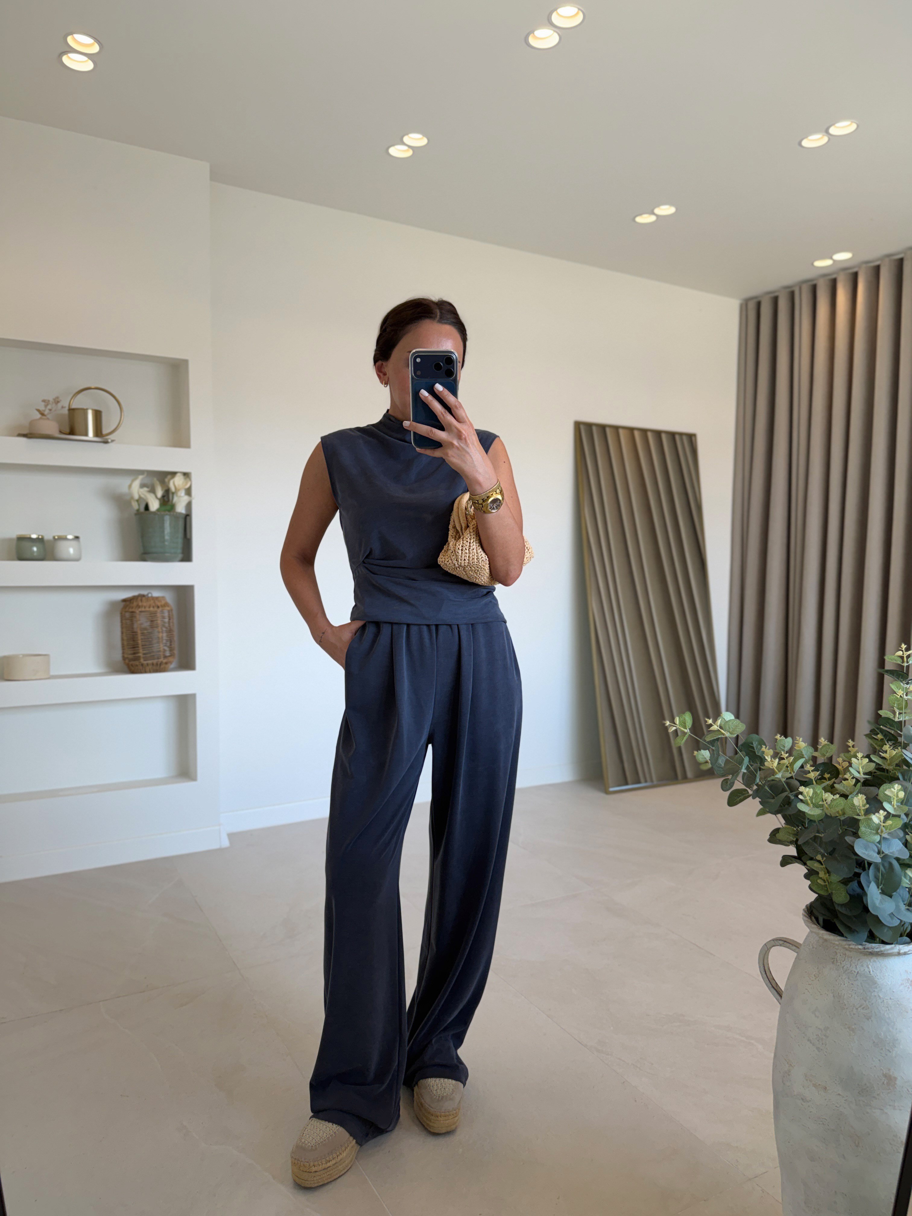 Low 7332 Pike Sıfır Kol Lacivert Bluz Pantolon Takım