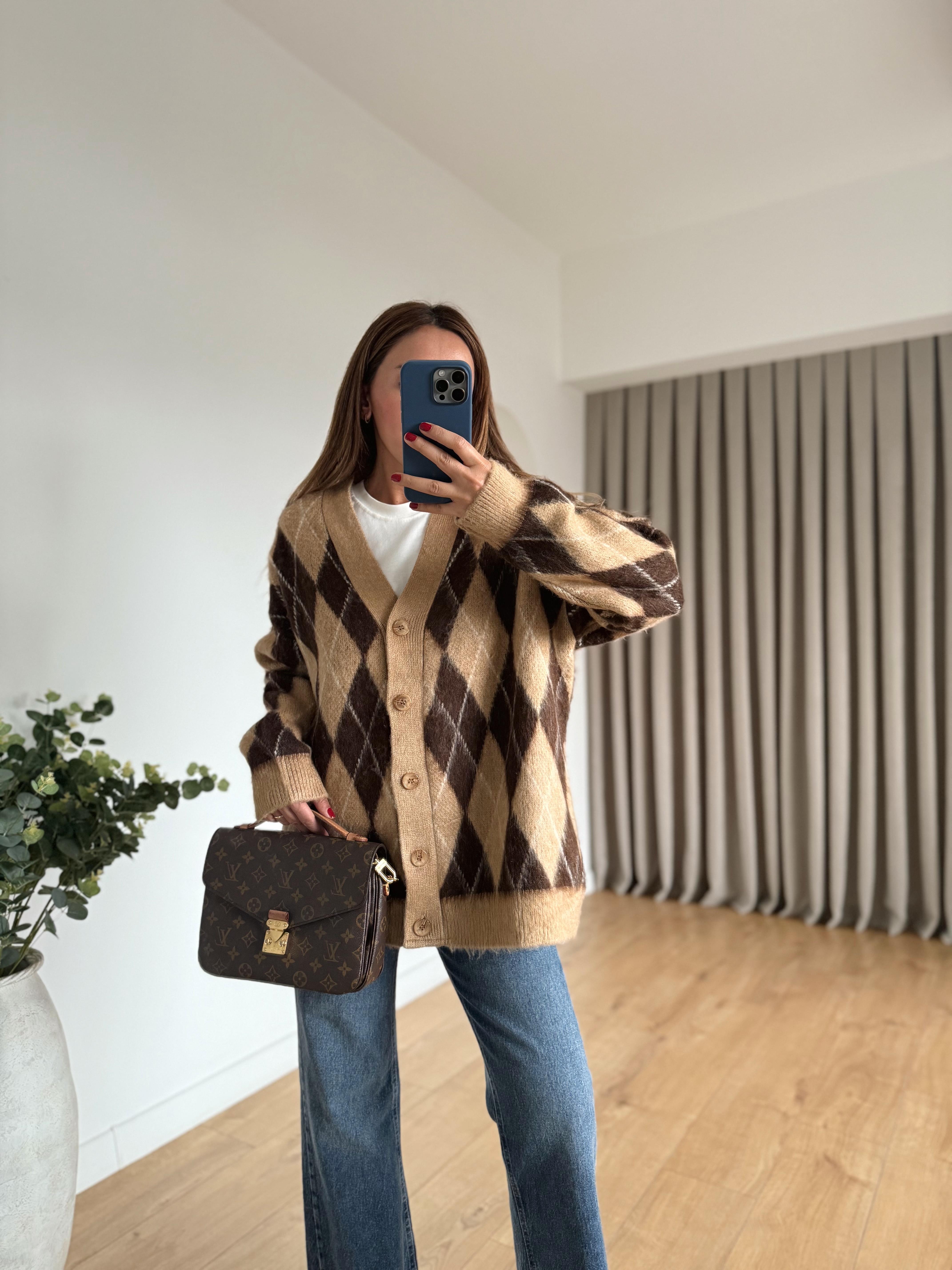 0493 Baklava Desenli Vizon Hırka