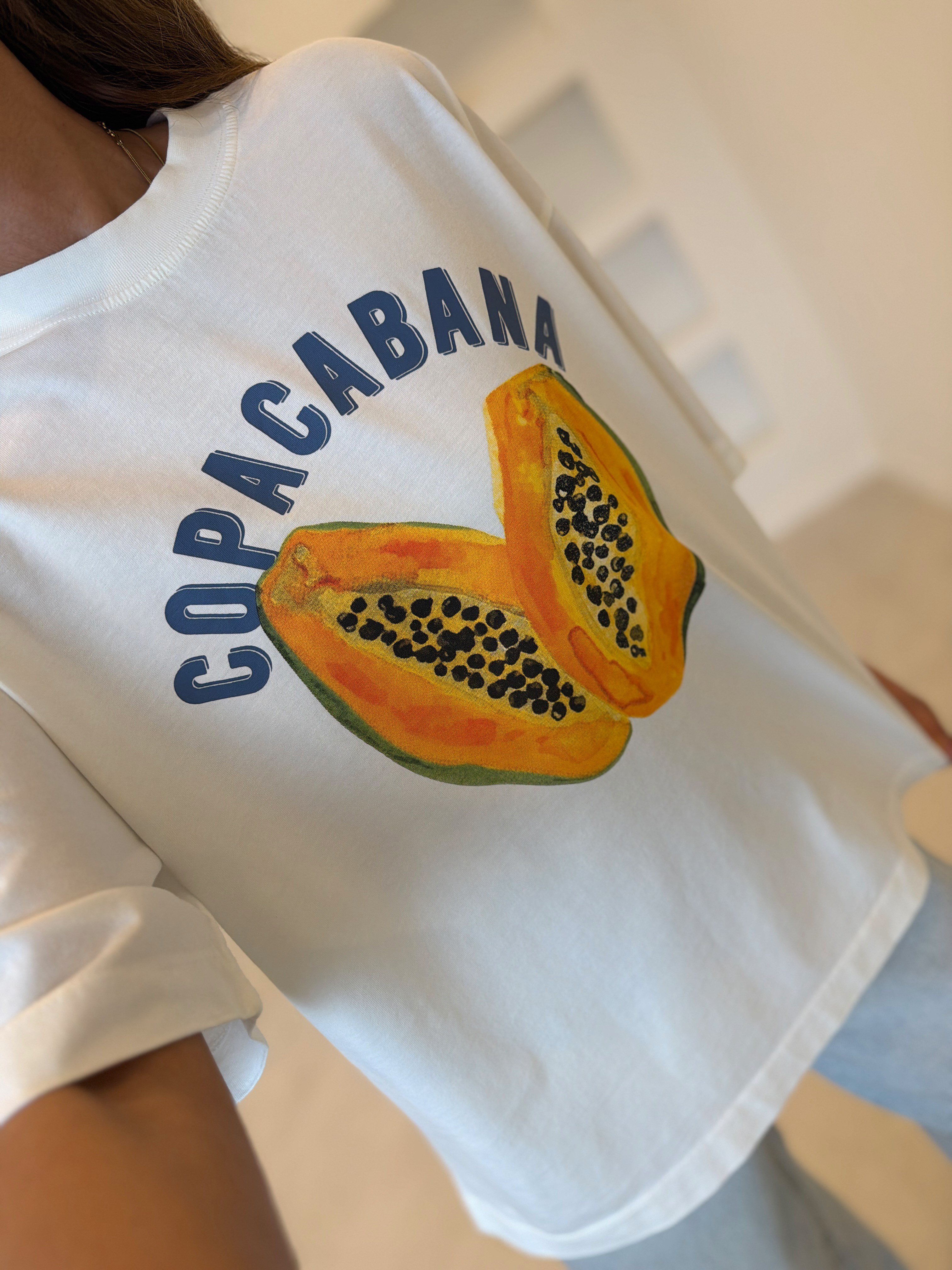 1006 Cobacabana Bakılı Ekru Tişört