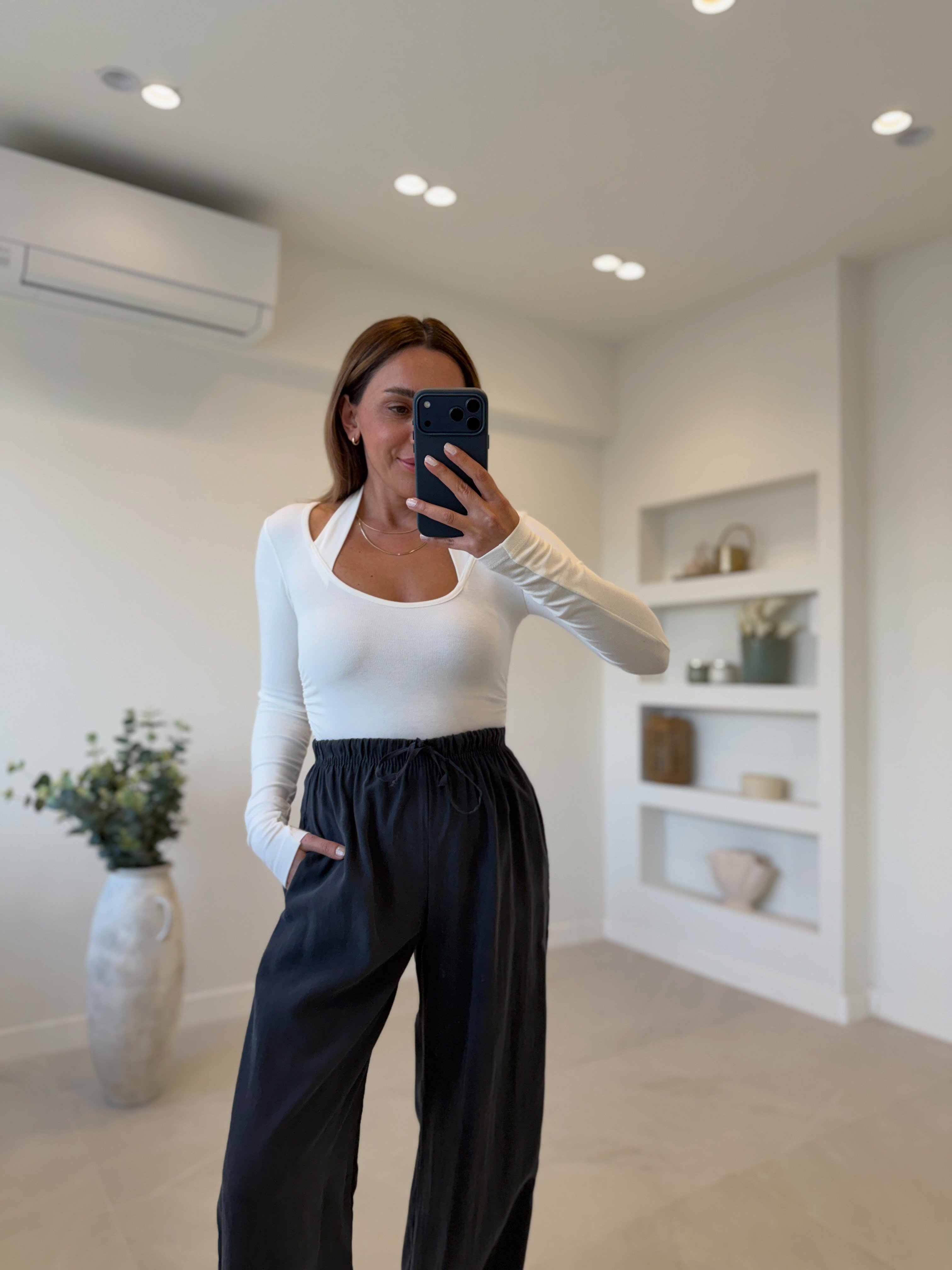 1019 Boyundan Geçmeli Açık Ekru Bluz