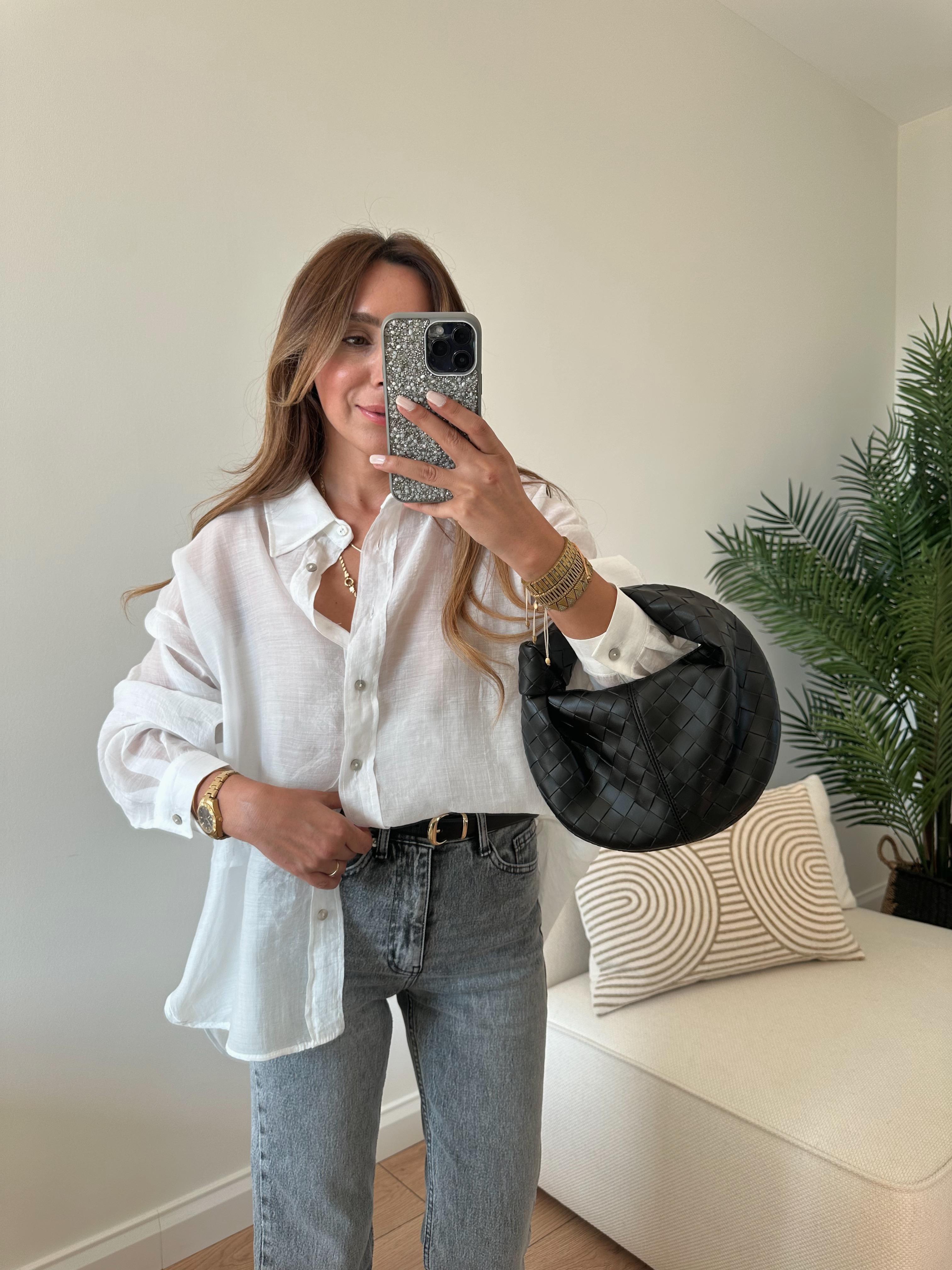 4924 Beyaz Oversize İpeksi Gömlek