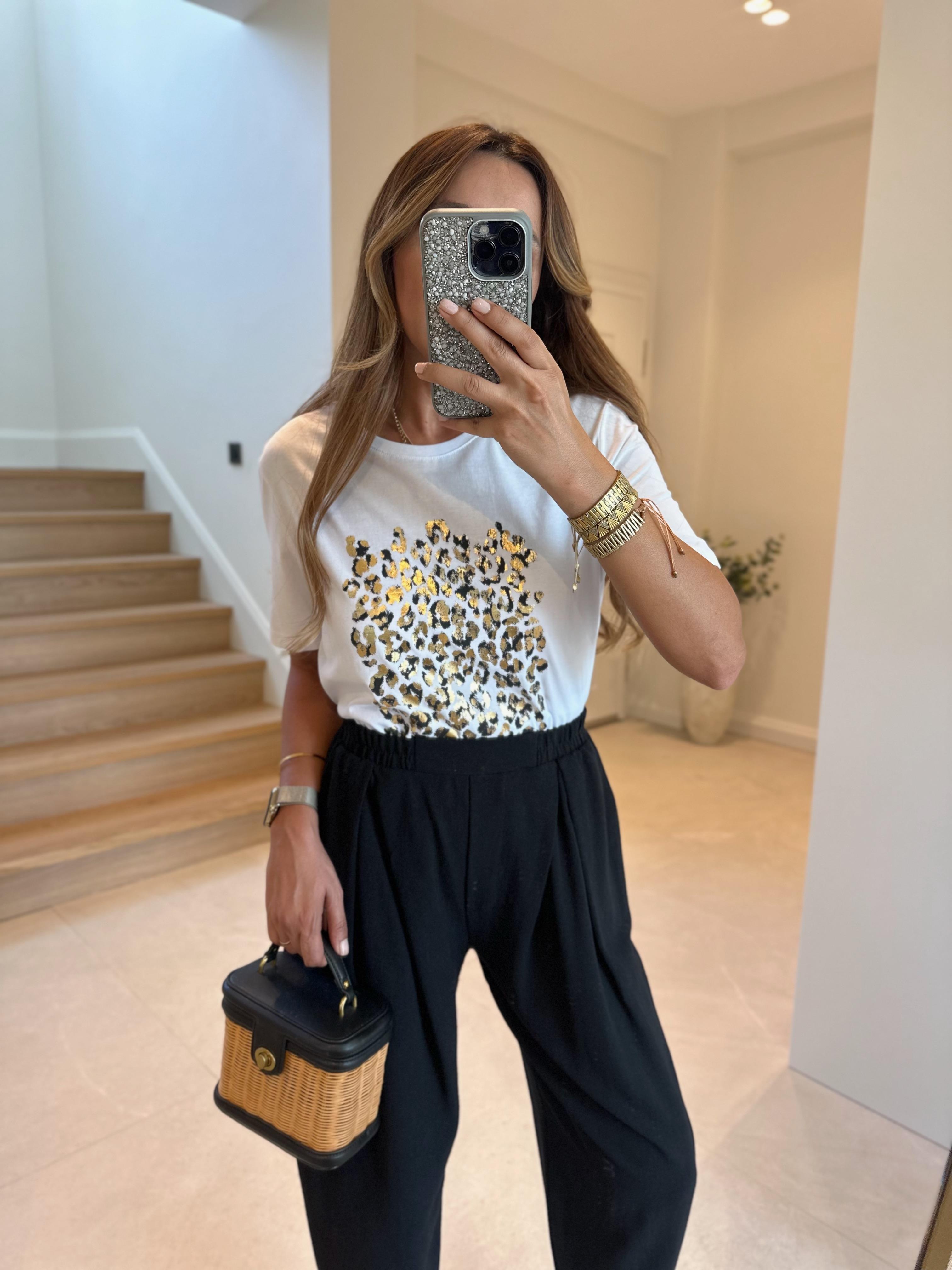 Beyaz Önü Leopar Detaylı %100 Pamuk Tişört