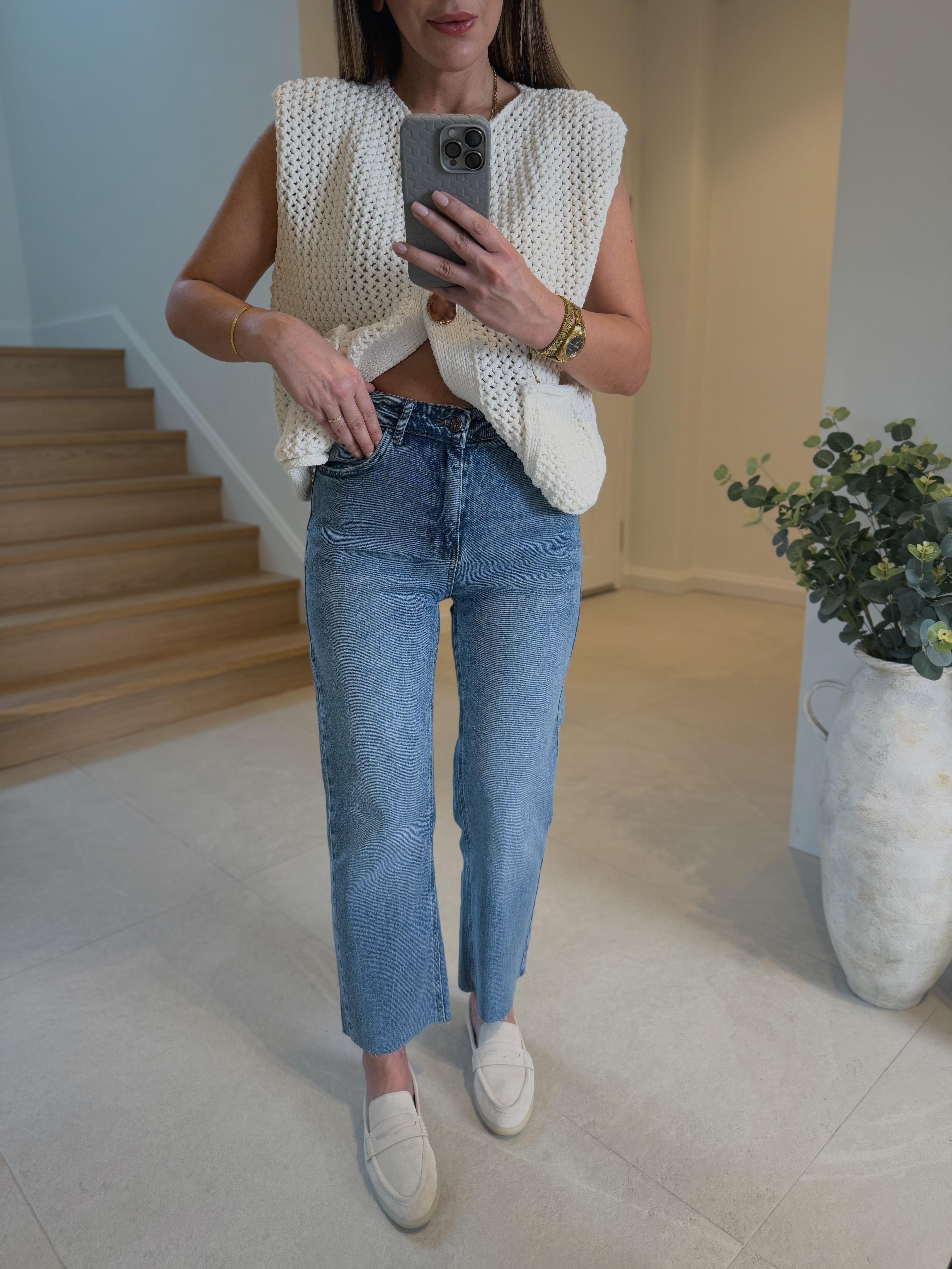 Buz Mavi Paçası Kesik Straight Jean