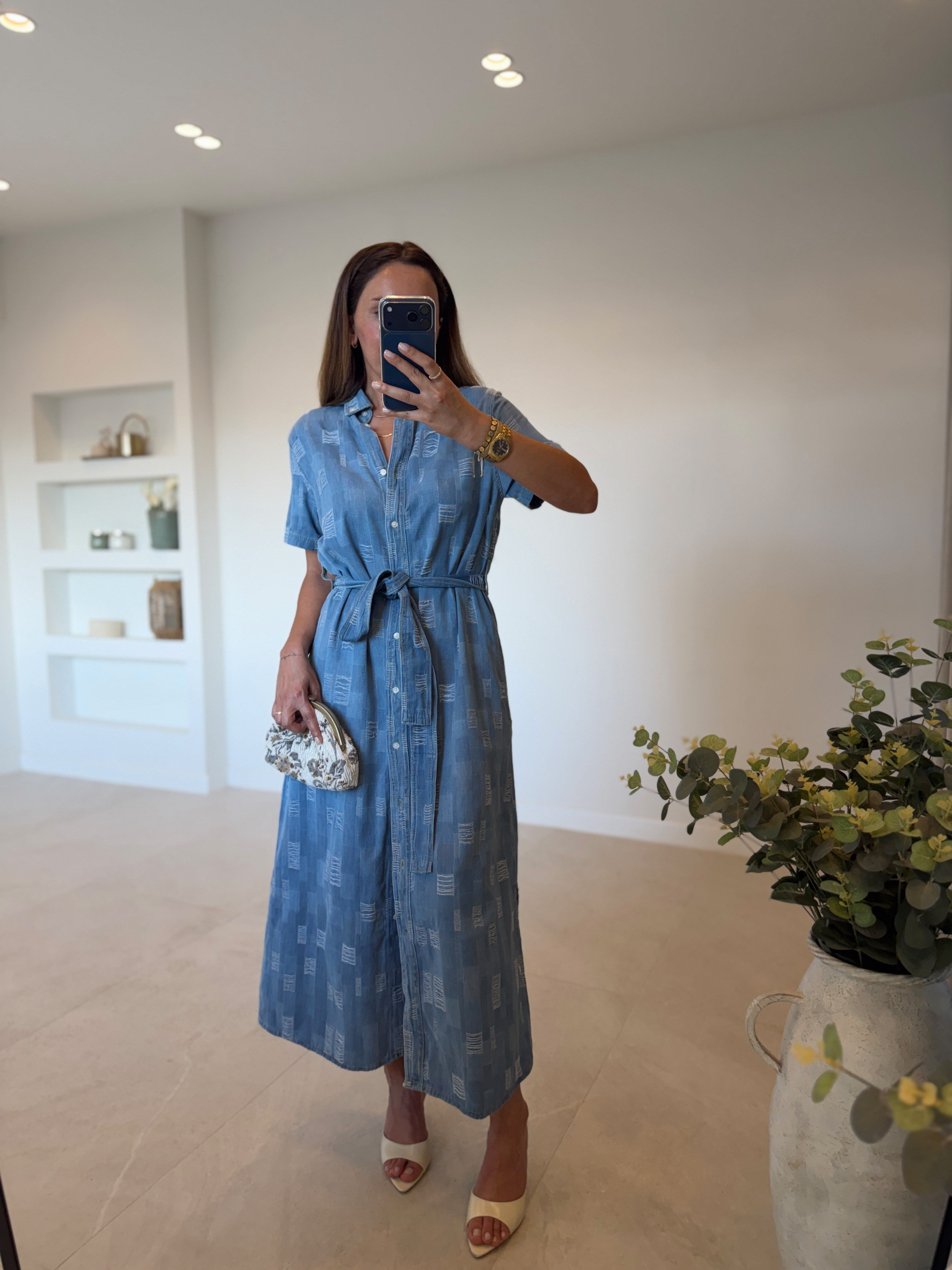 Dikiş Detaylı Kemerli Jean Elbise