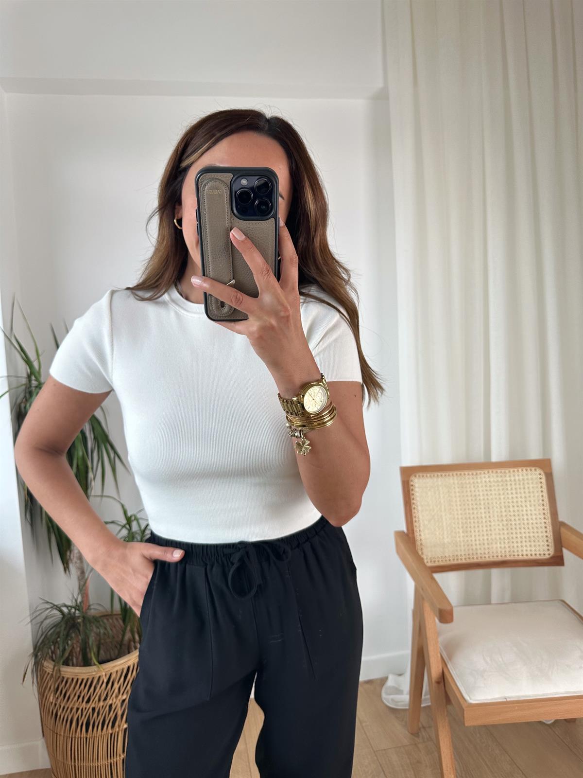 Dilvin Ekru Kısa Kollu Triko Bluz · 3