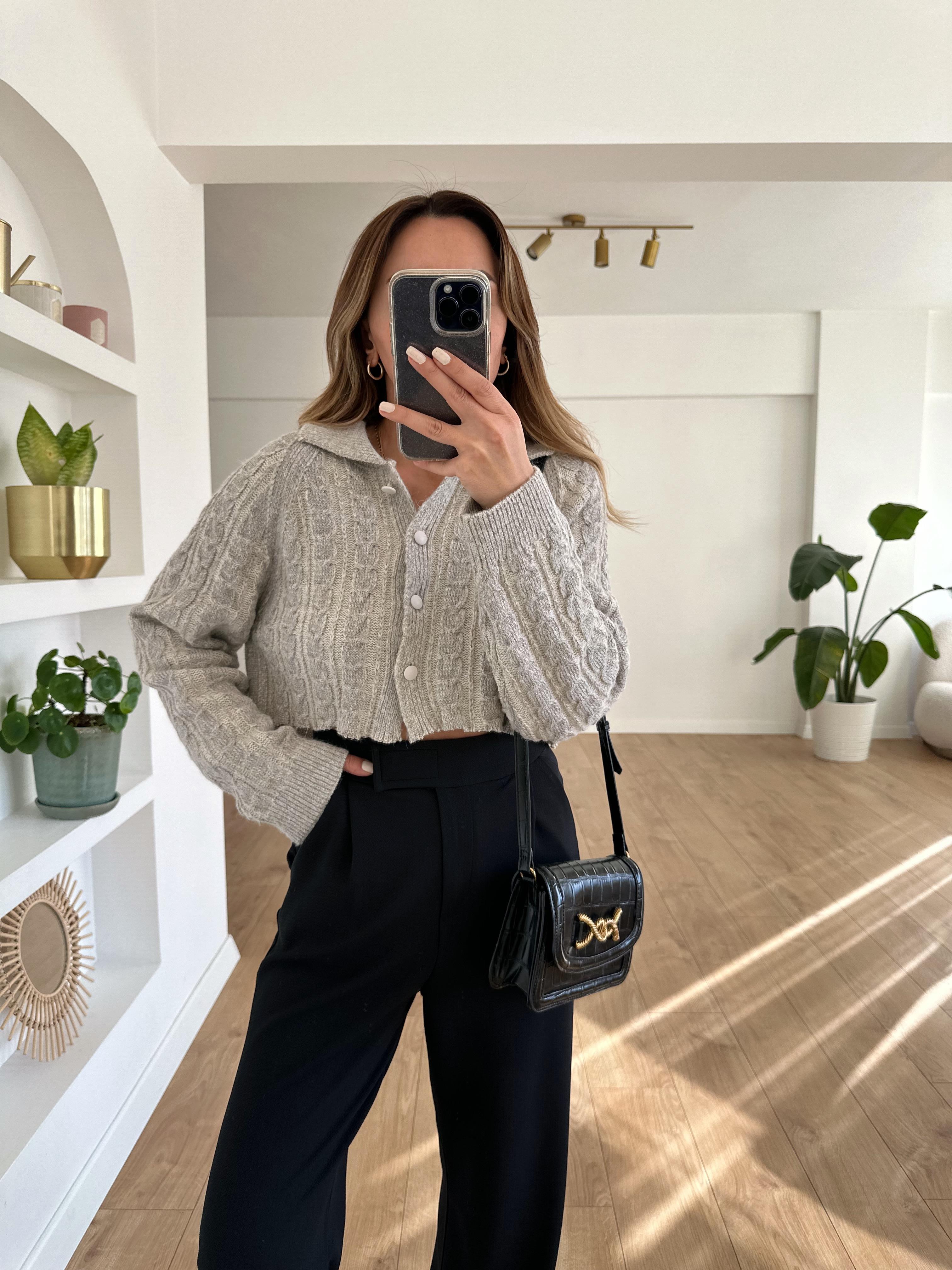 DİLVİN POLO YAKA KREM KISA HIRKA