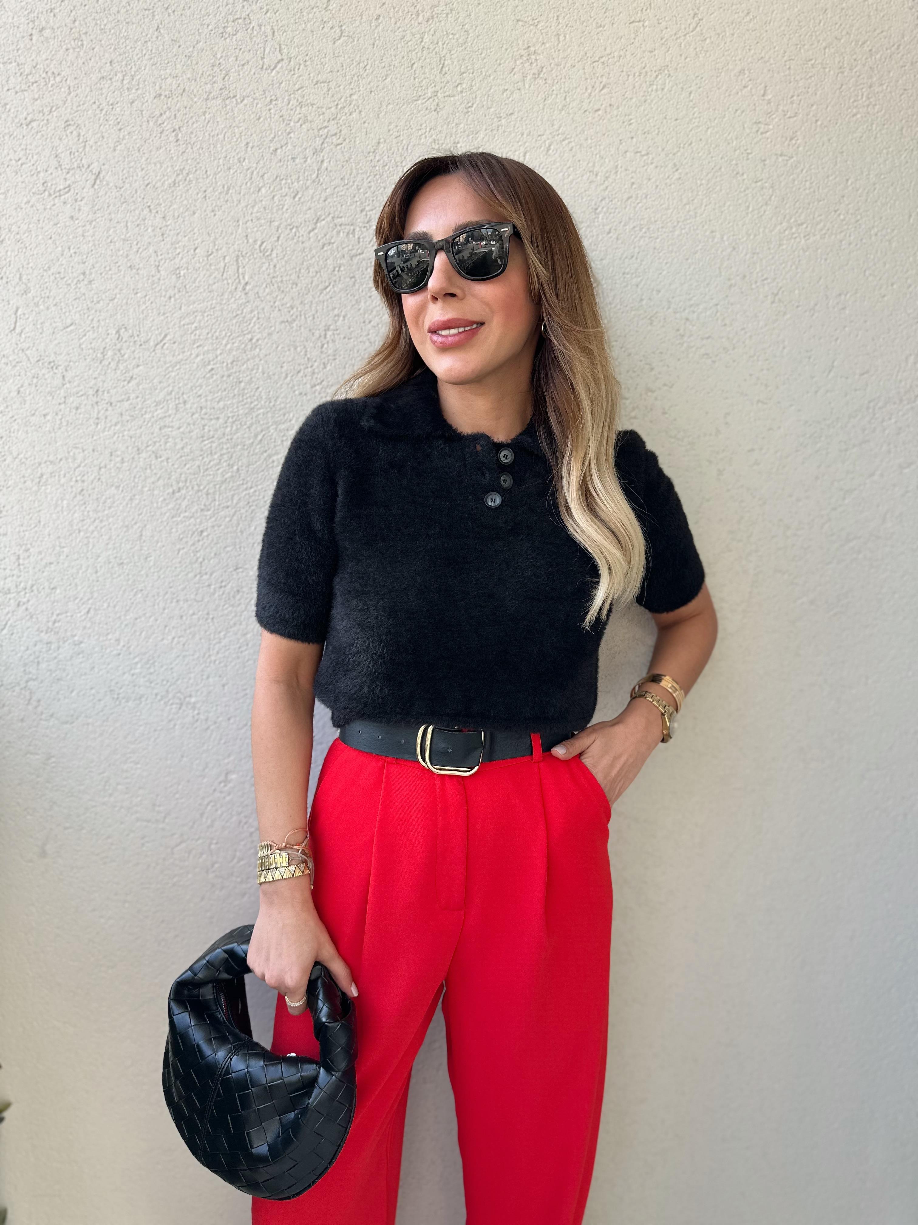 DİLVİN SİYAH POLO YAKA YUMUŞAK DOKULU CROP KAZAK 