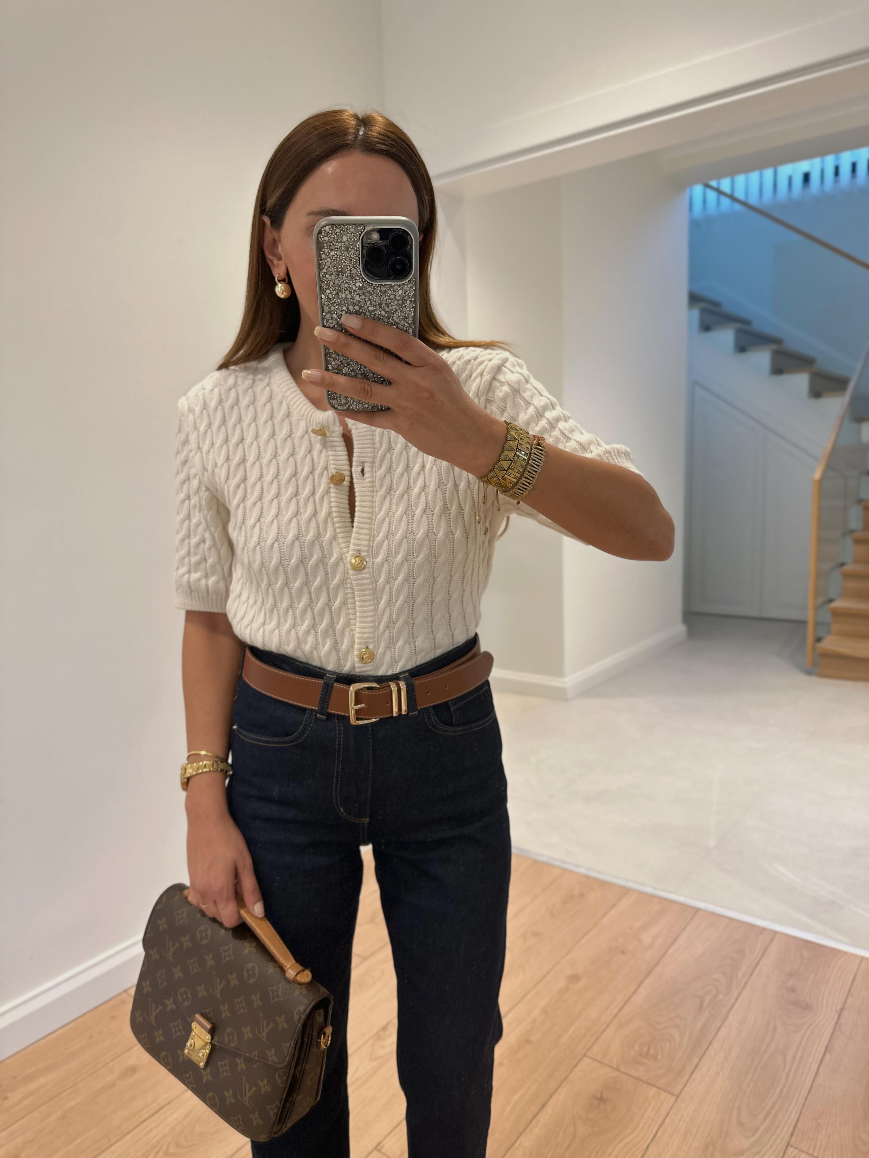 Ekru Saç Örgülü Gold Düğmeli Triko Hırka