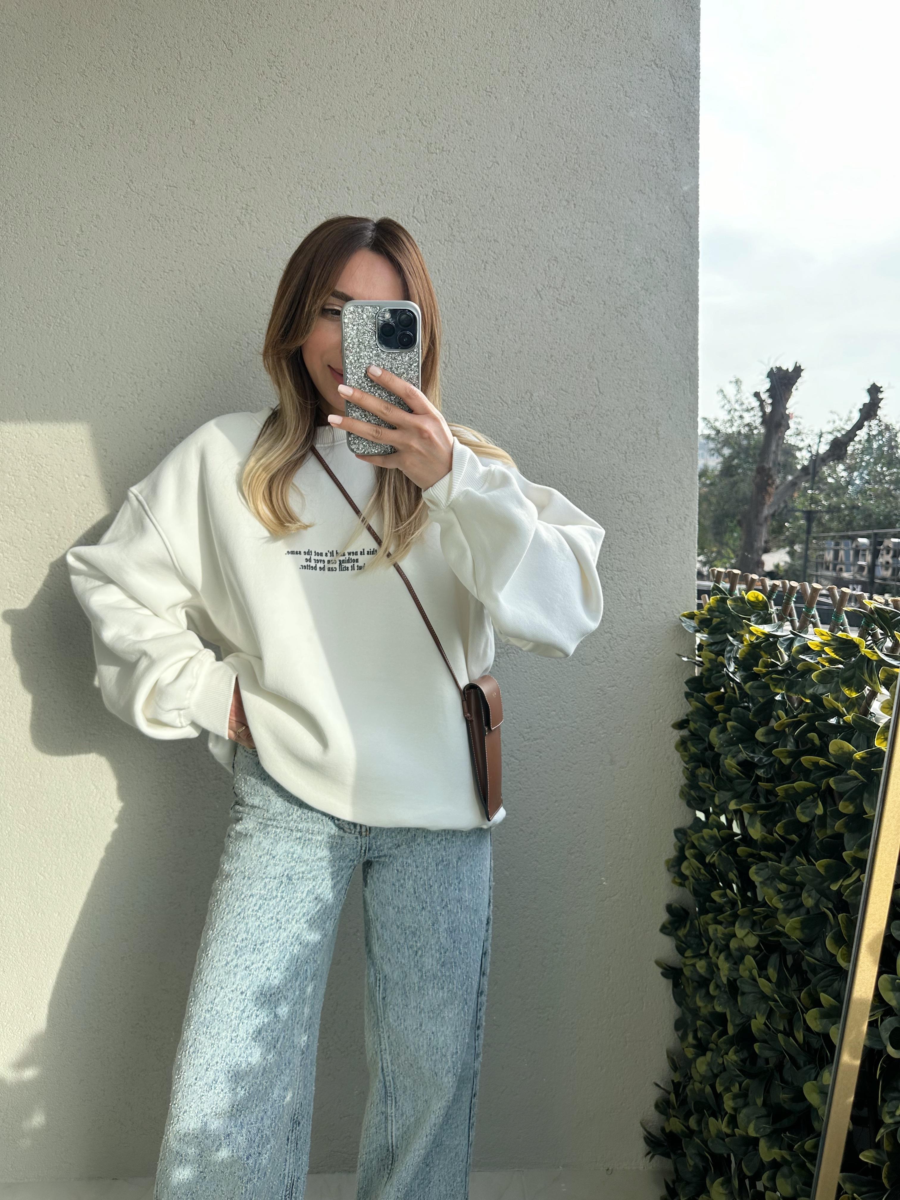 EKRU ŞARDONLU ÖNÜ YAZILI OVERSIZE SWEAT