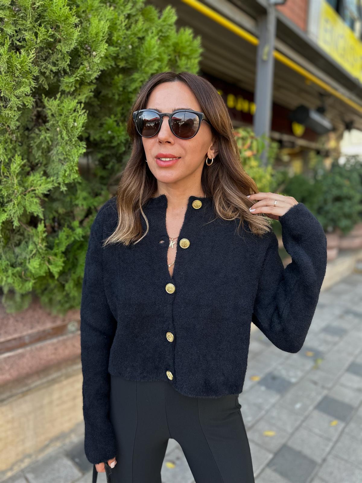 GOLD DÜĞMELİ SİYAH YUMOŞ HIRKA