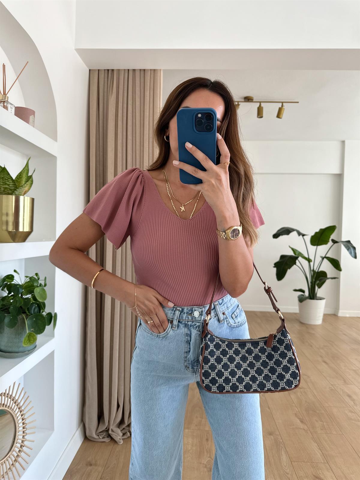 GÜL KURUSU  KOLLARI VOLANLI TRİKO BLUZ