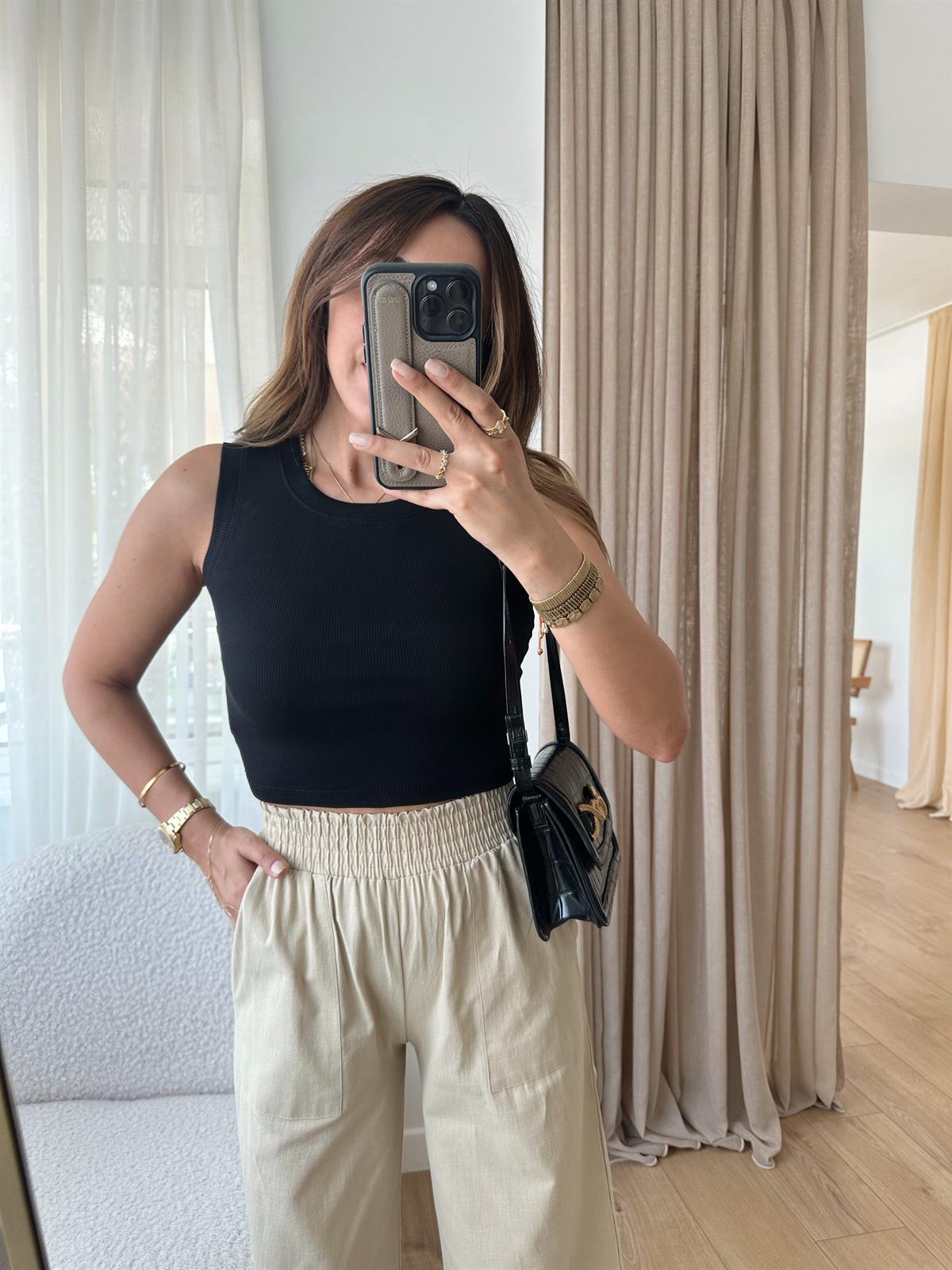 Jane Siyah Bisiklet Yaka Fitilli Kısa Atlet · 2