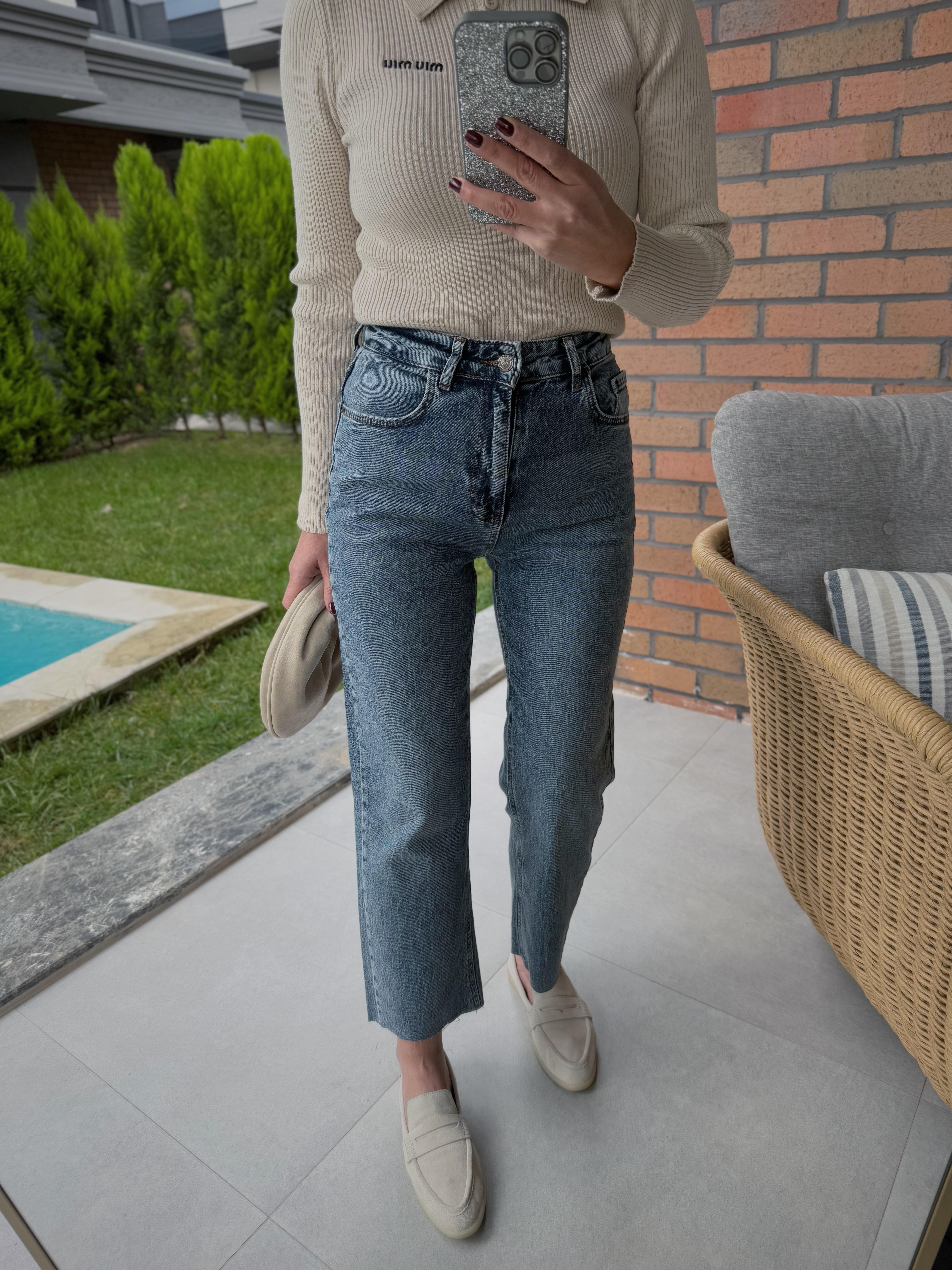 Kar Yıkama Paçası Kesik Straight Jean