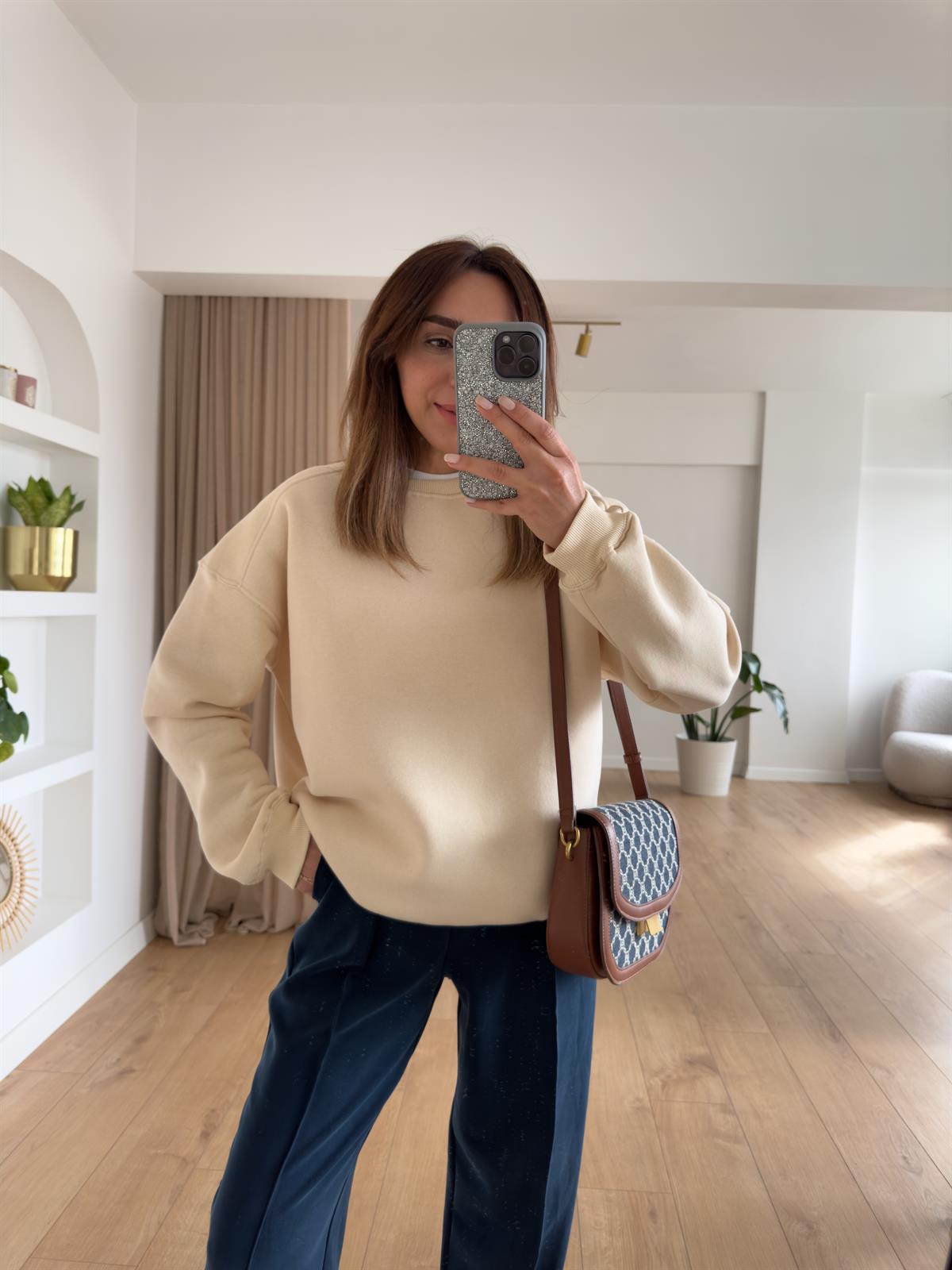 KAREN KREM ŞARDONLU OVERSIZE SWEAT