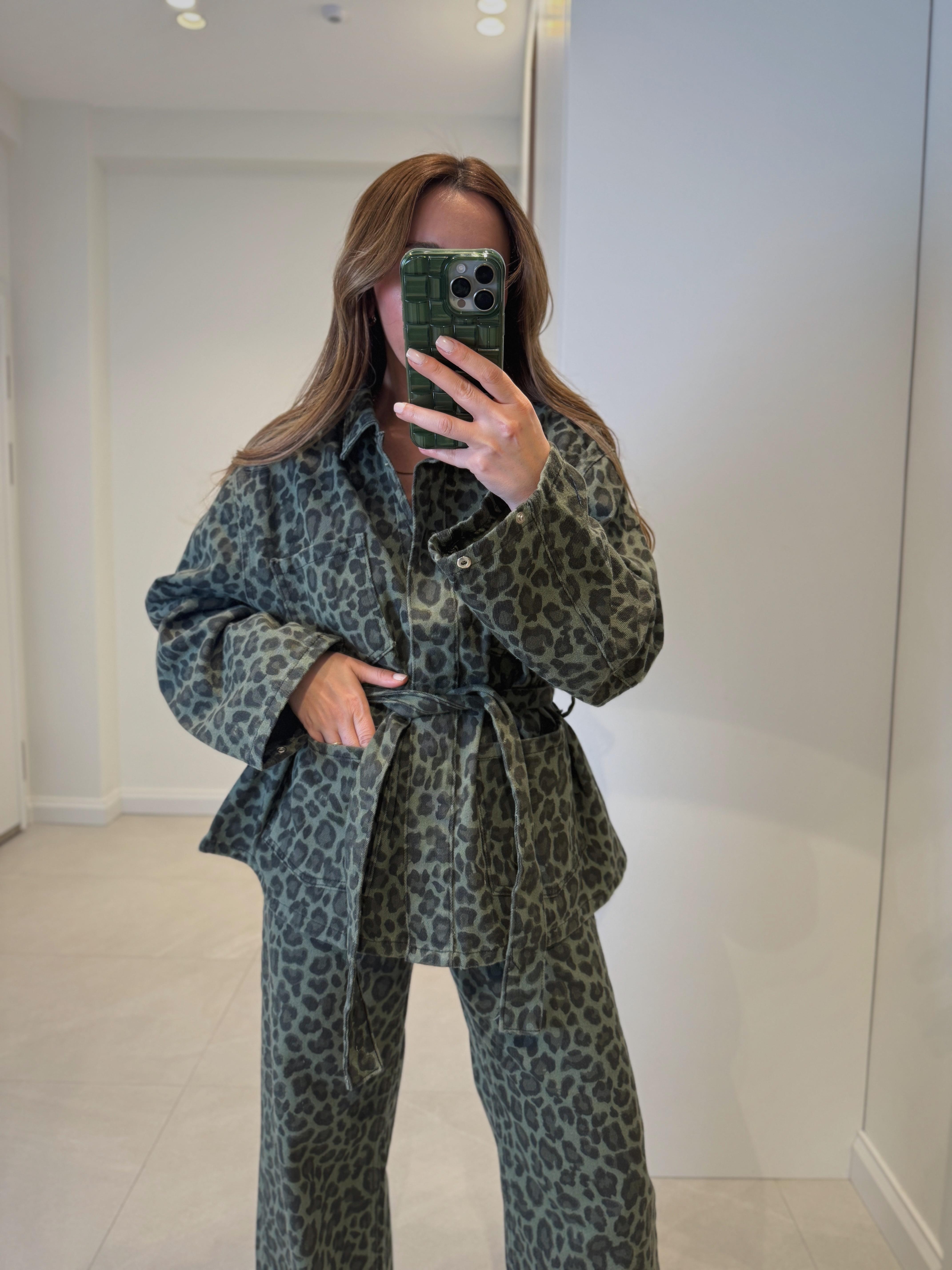 Low 0276 Koyu Yeşil Leopar Desen Kuşaklı Ceket