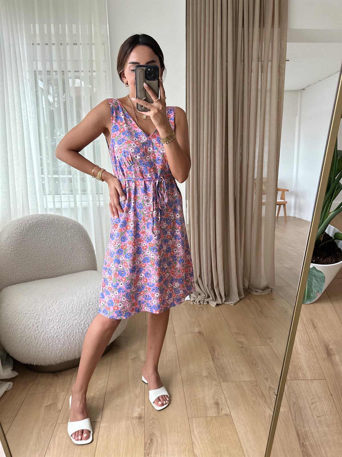 Pembe Küçük Çiçekli Kolsuz Elbise · 4