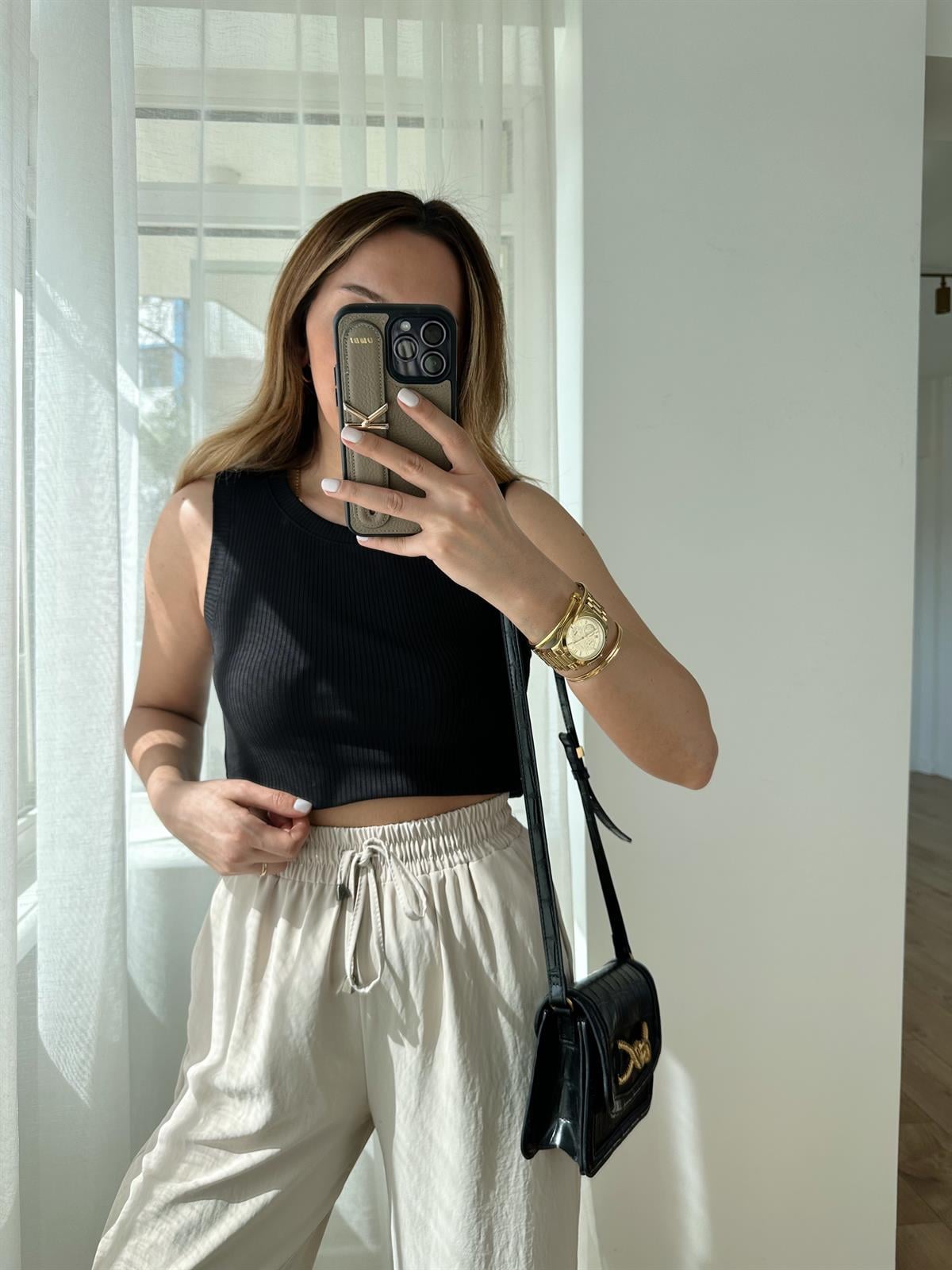 SİYAH BİSİKLET YAKA FİTİLLİ CROP