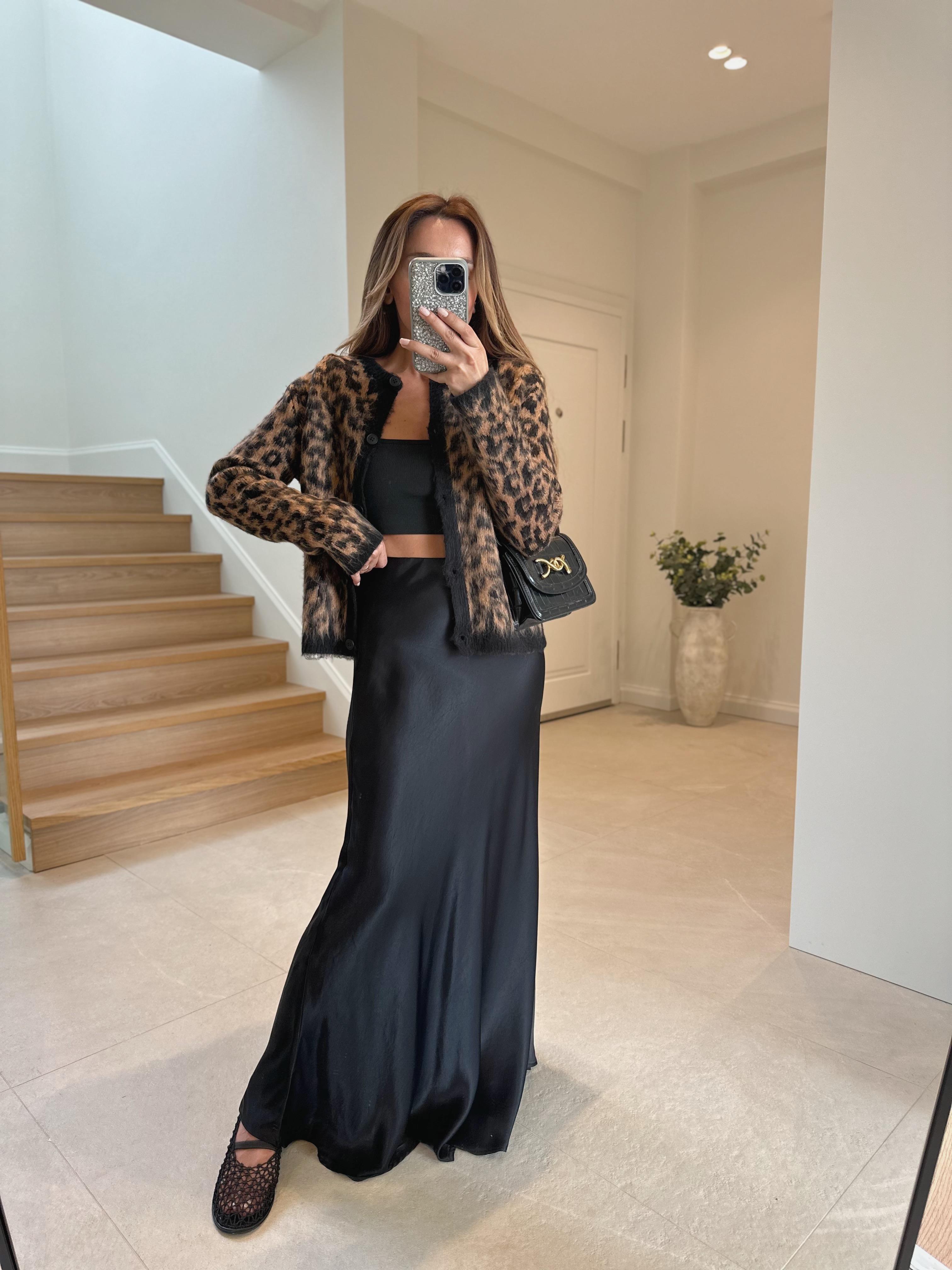 Siyah Yüksek Bel Saten Balık Model  Etek