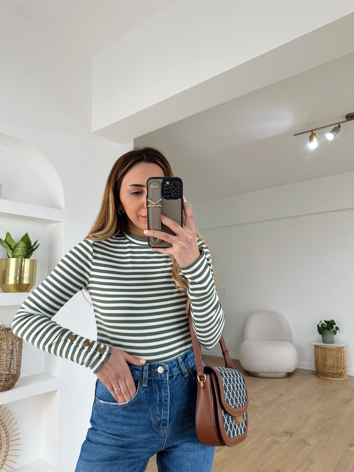 Yeşil Çizgili Düğme Detaylı Bluz · 3