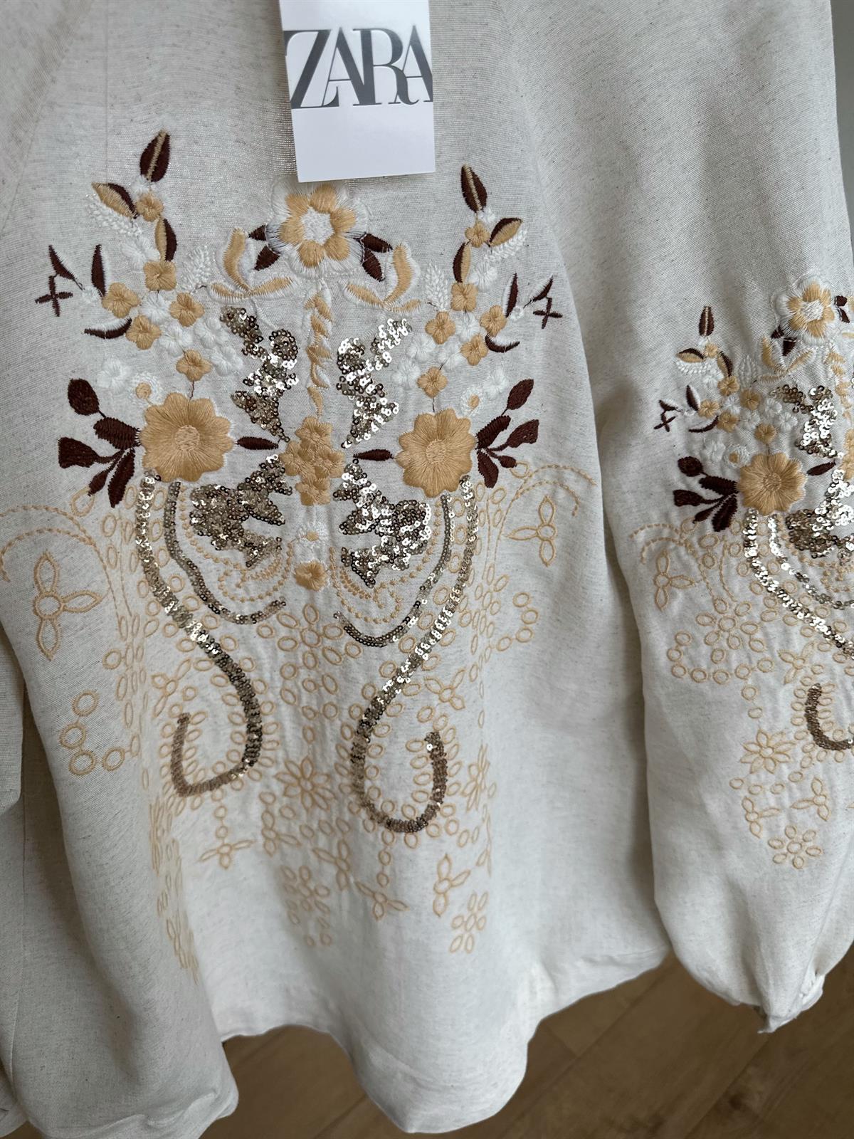 Zr Taş Rengi Nakış Ve Pul Detaylı Kimono · 7